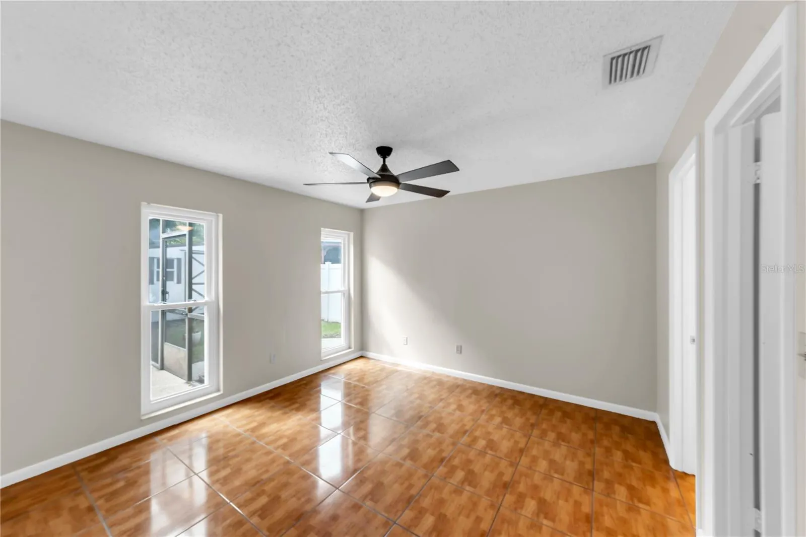 9602 HIDDEN OAKS CIR