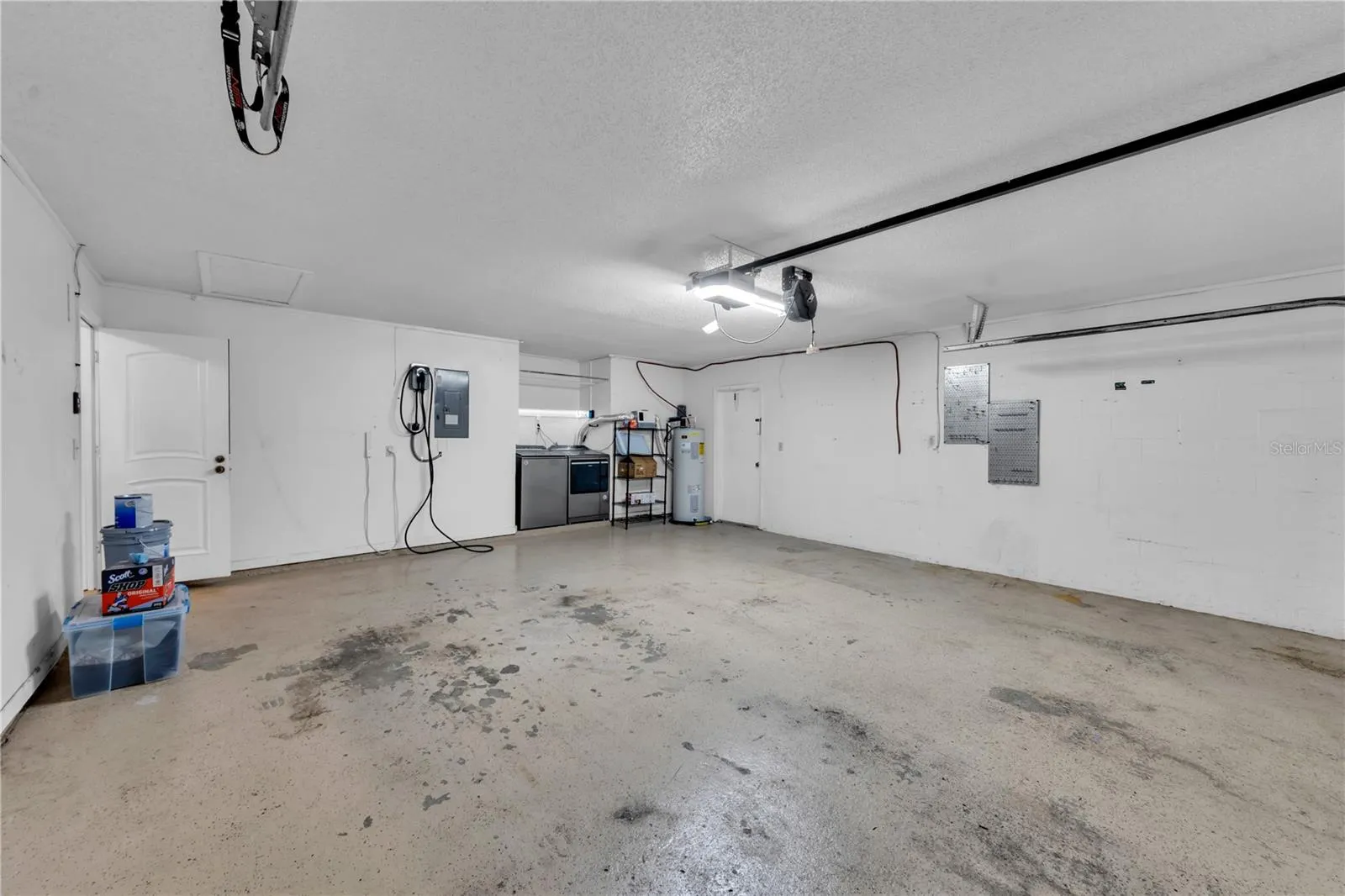 9602 HIDDEN OAKS CIR