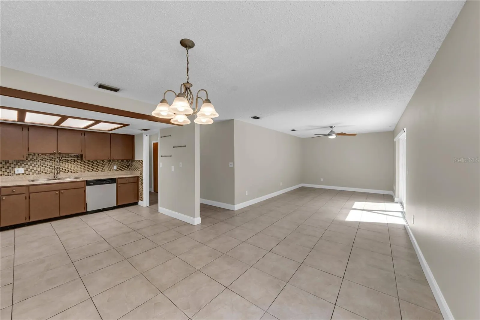 9602 HIDDEN OAKS CIR