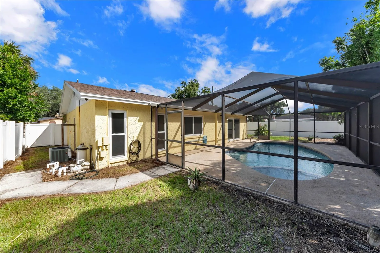 9602 HIDDEN OAKS CIR