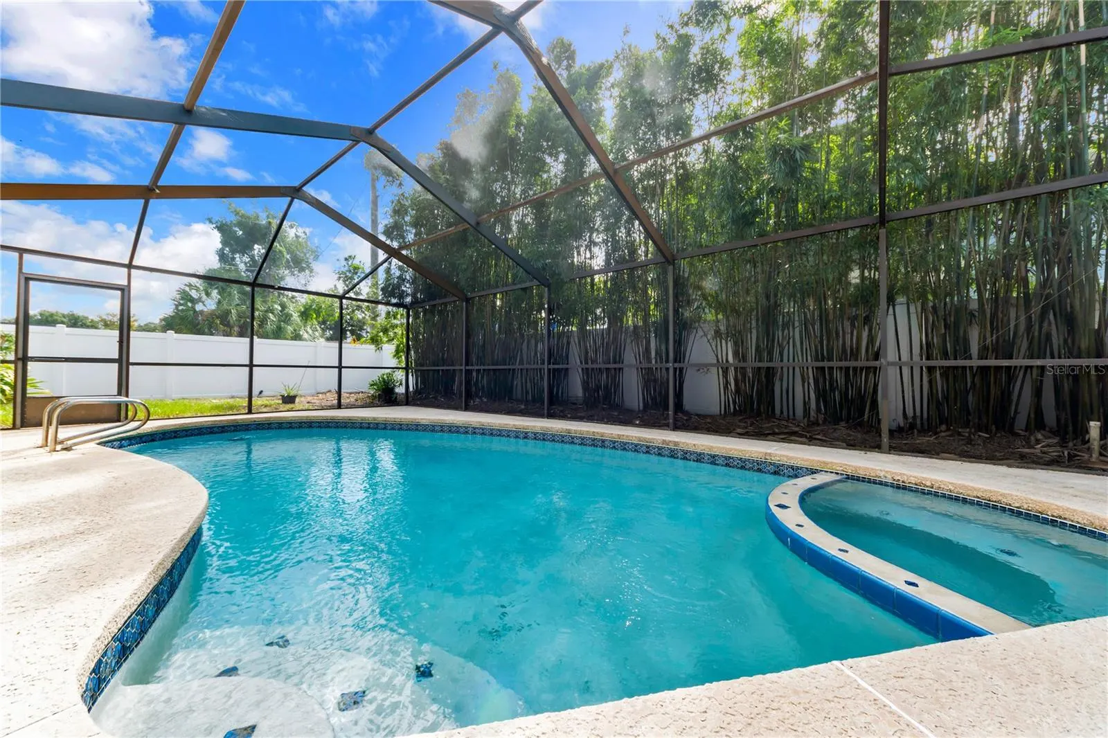 9602 HIDDEN OAKS CIR