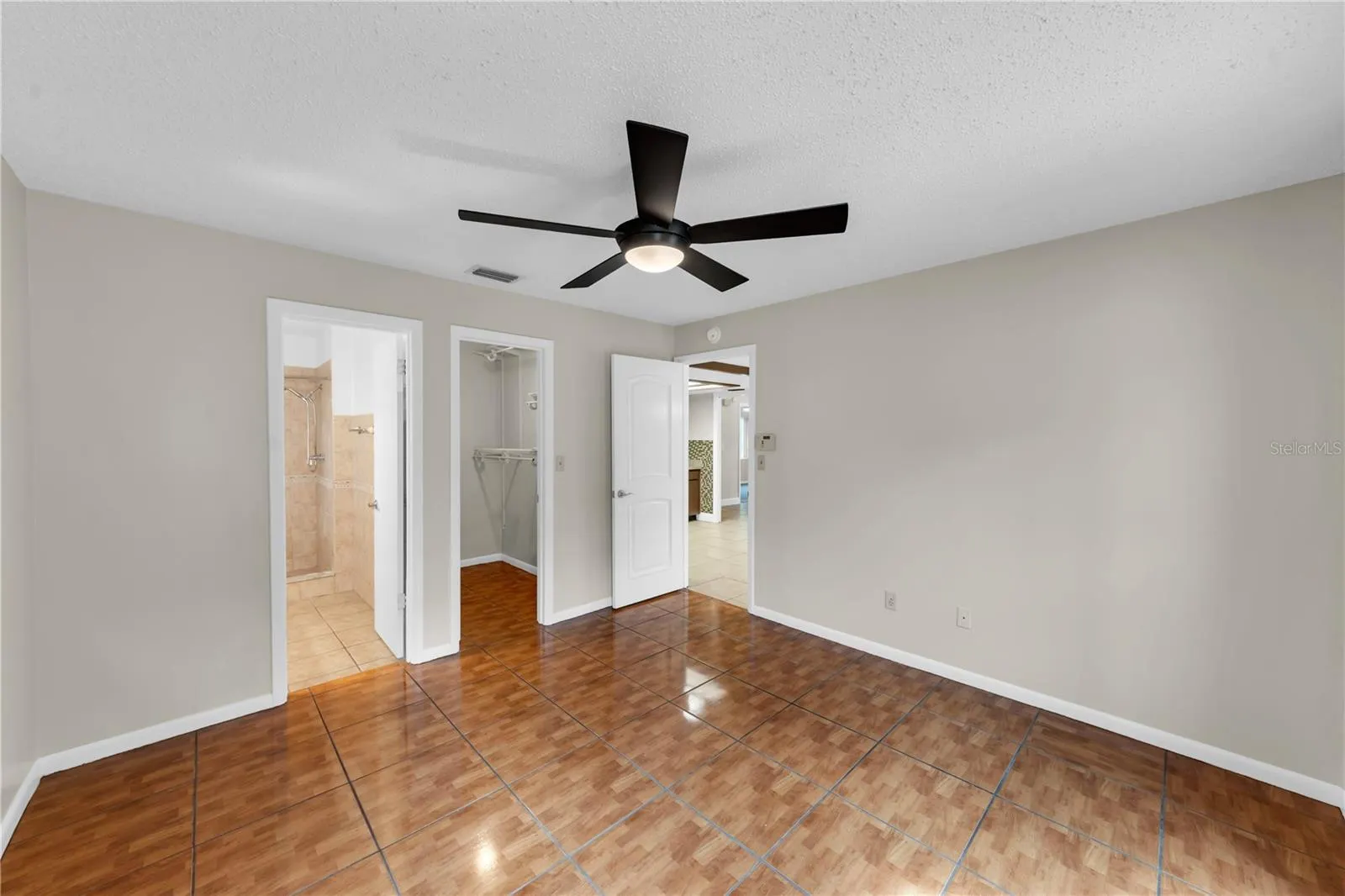 9602 HIDDEN OAKS CIR