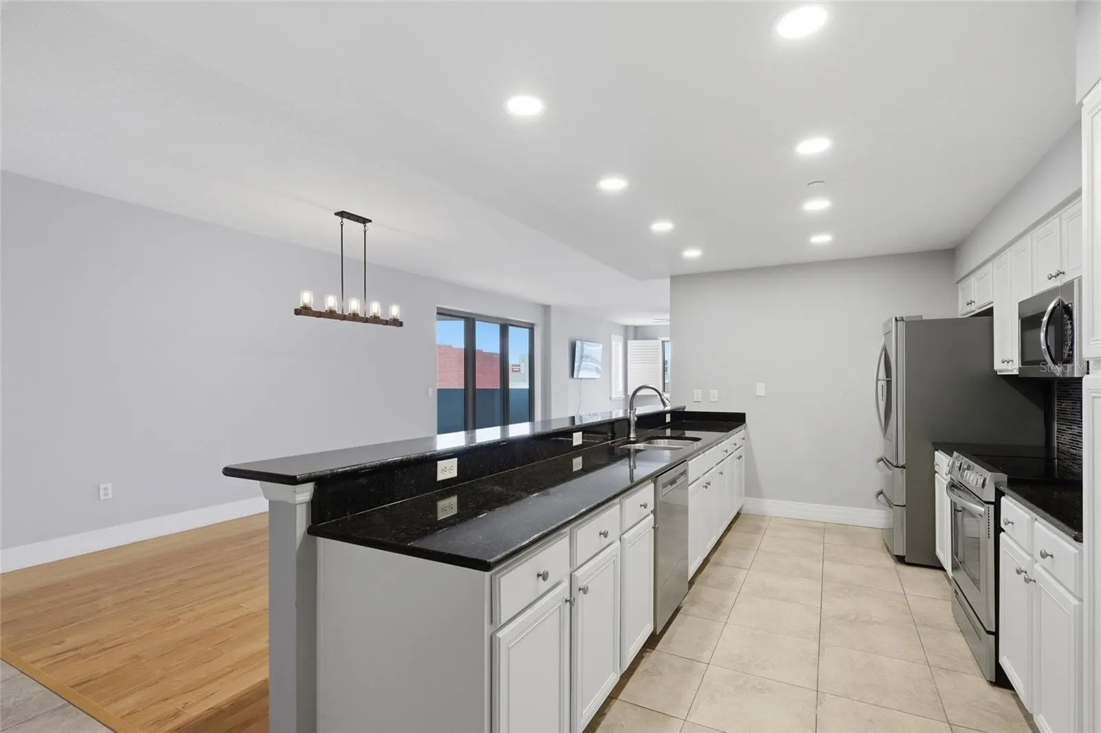 1108 N FRANKLIN ST #405 #405