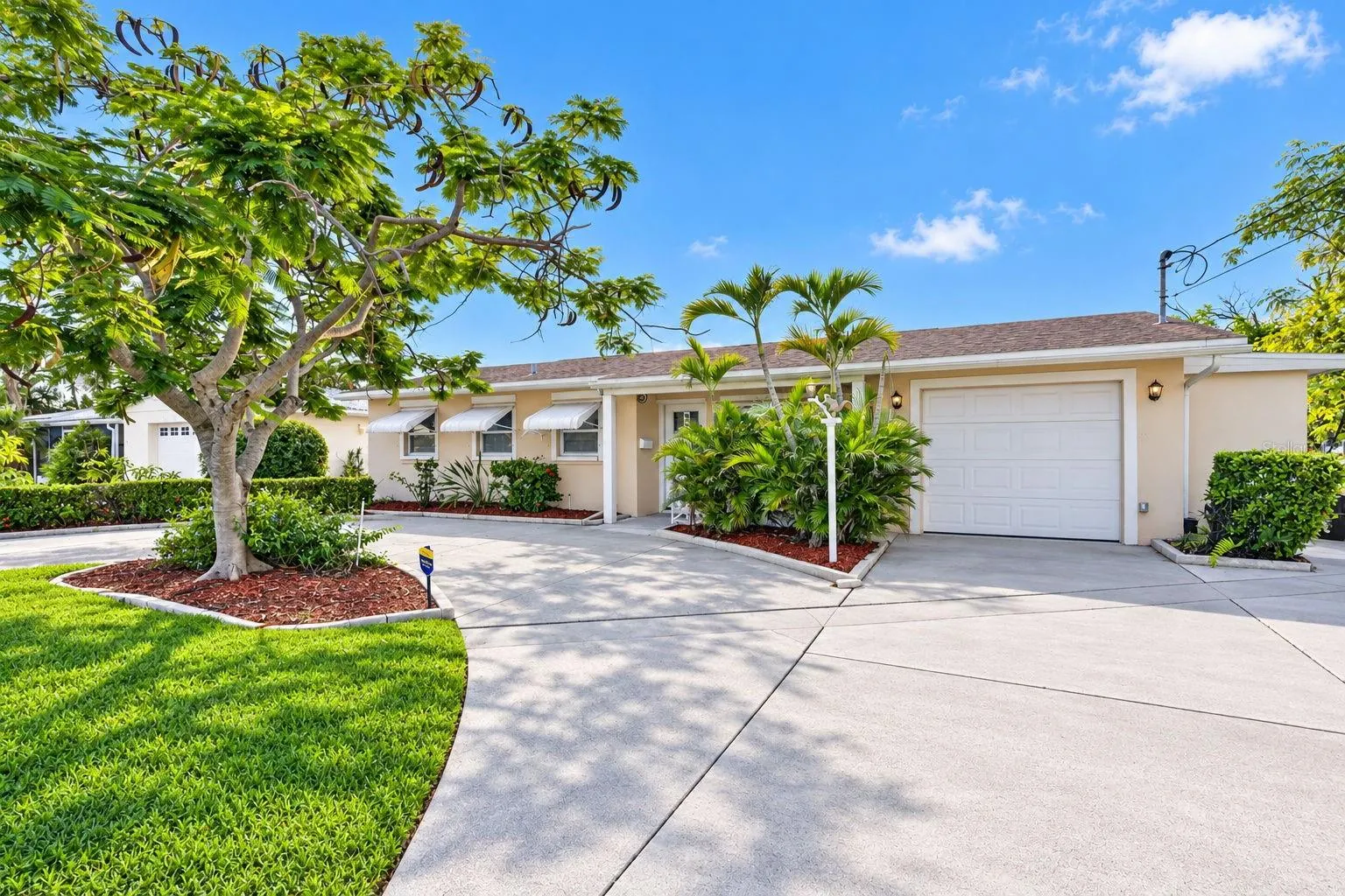 9398 SUN ISLE DR NE