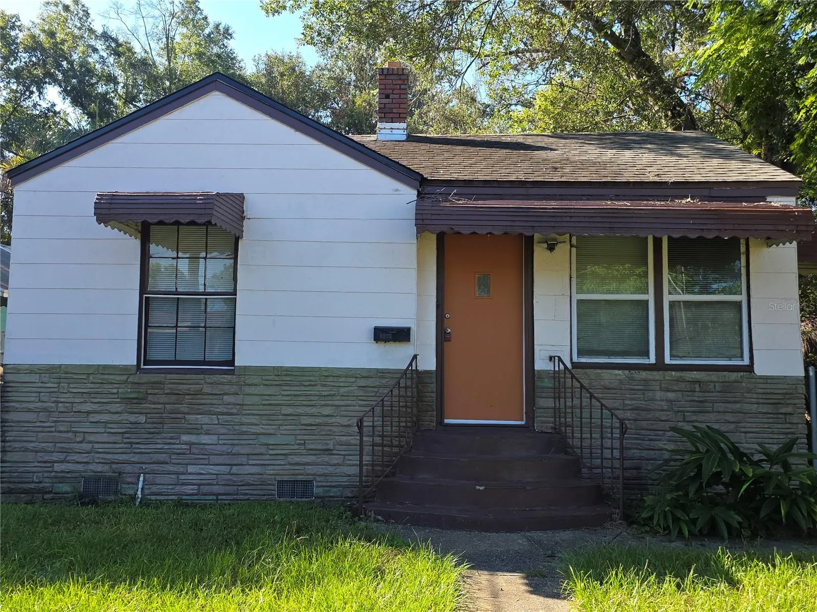 1236 W 9TH ST