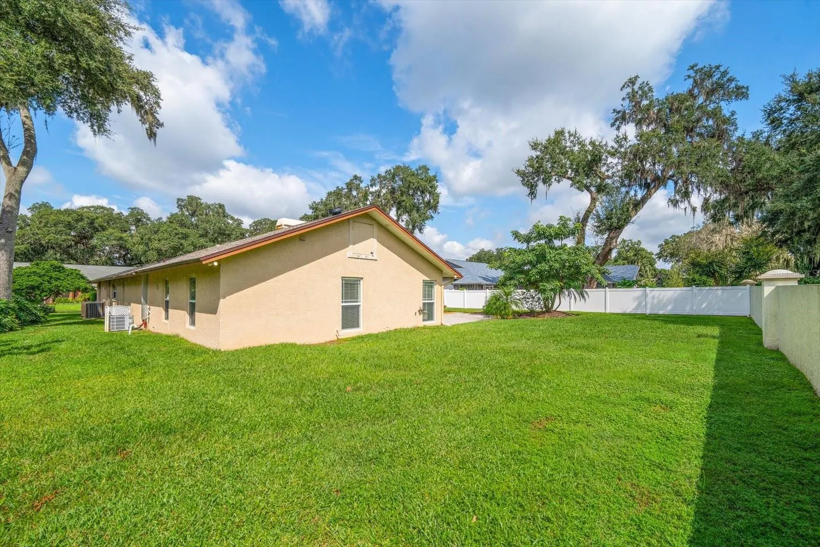 1105 DEER RUN PL