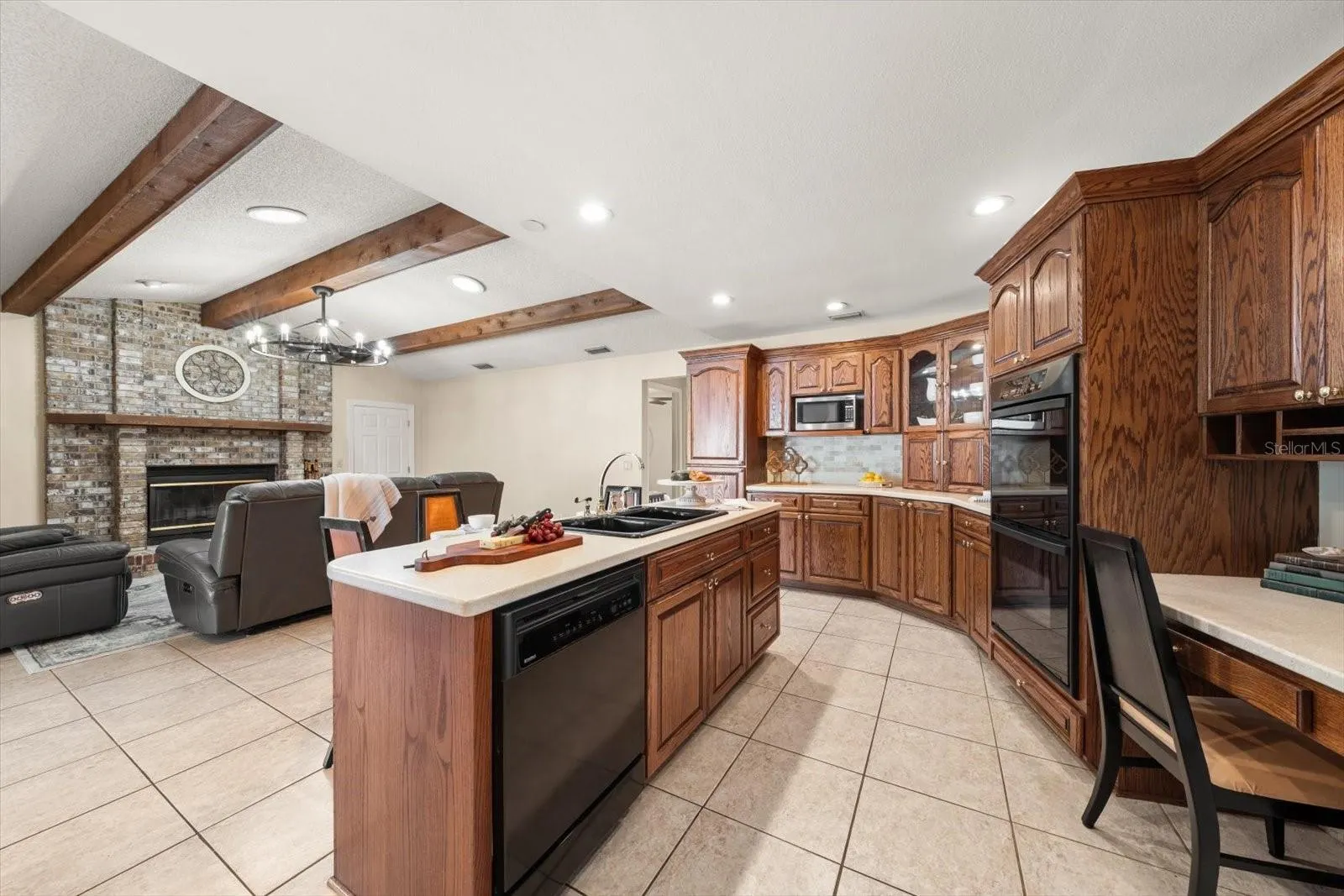 1105 DEER RUN PL