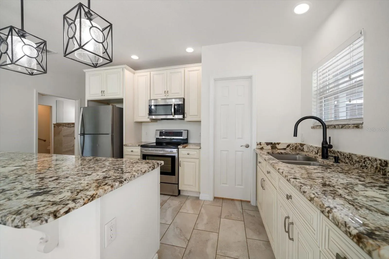 1105 DEER RUN PL