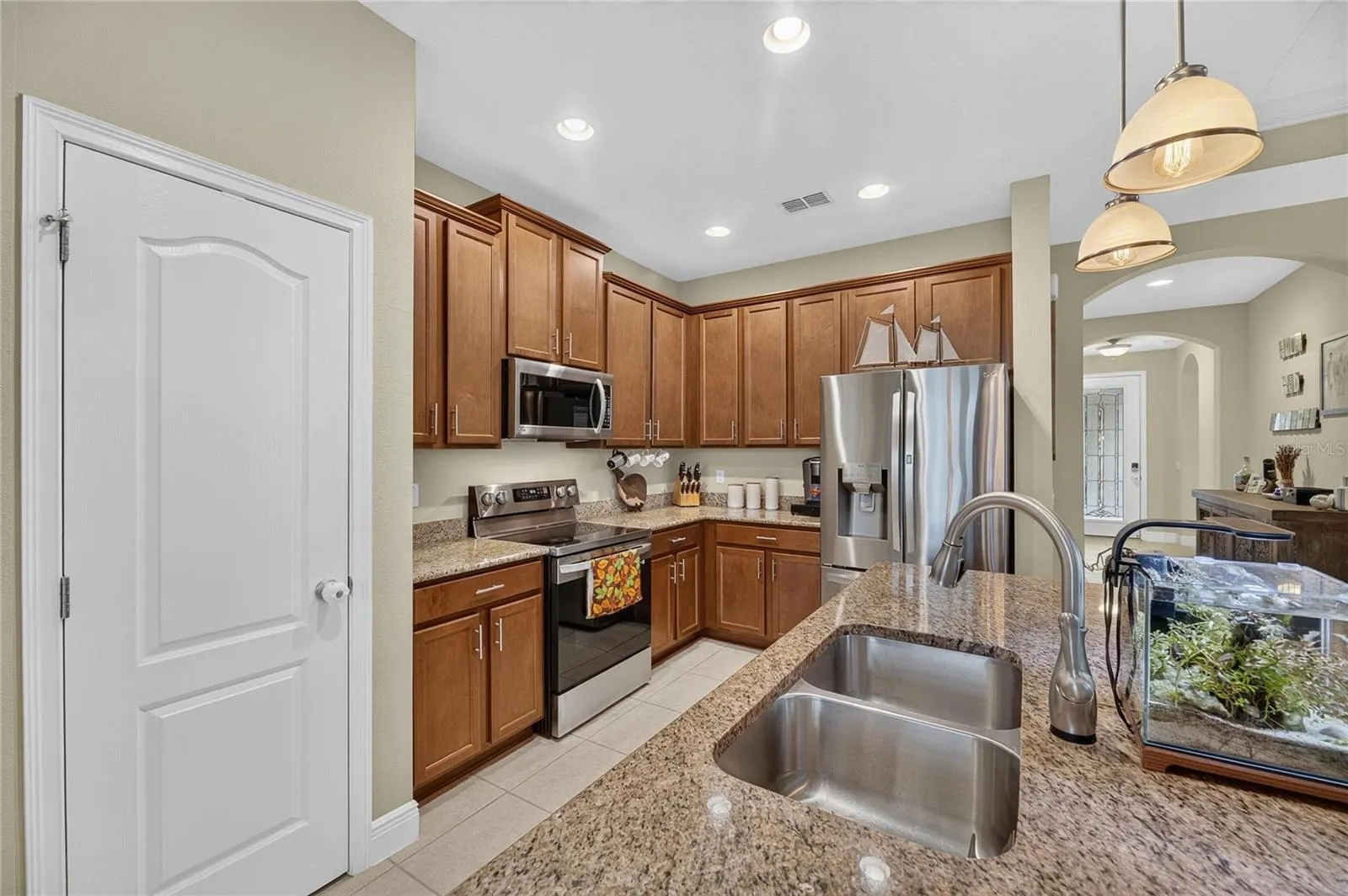 6911 SAIL VIEW LN