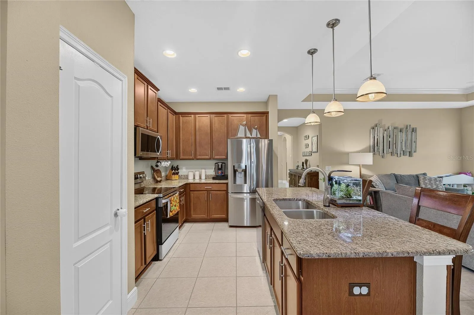 6911 SAIL VIEW LN