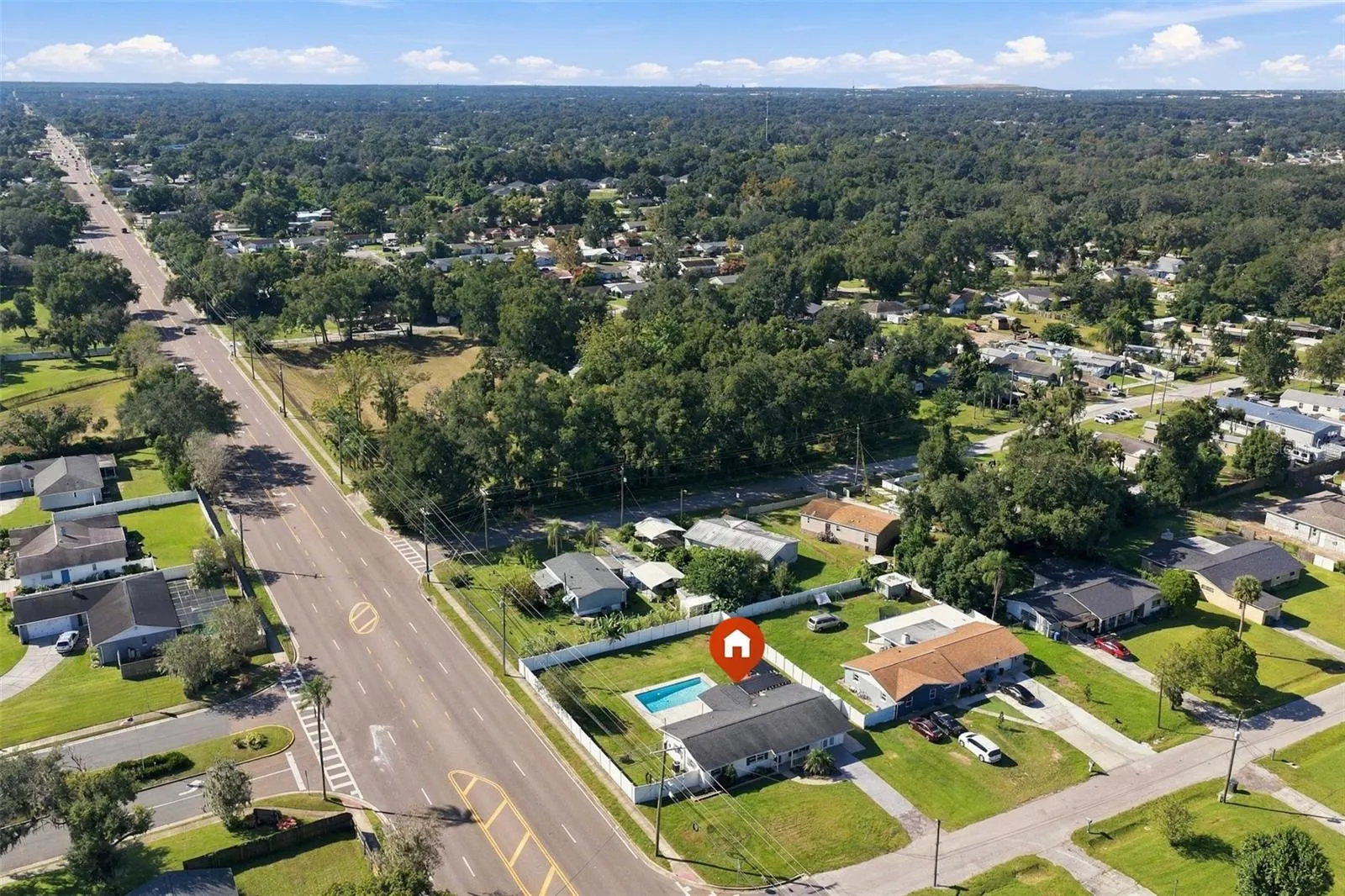 702 CAMELLIA CT