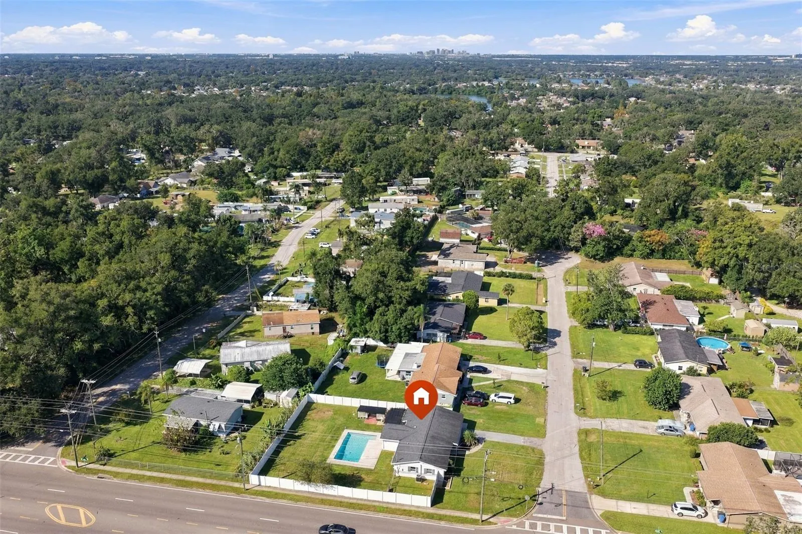 702 CAMELLIA CT