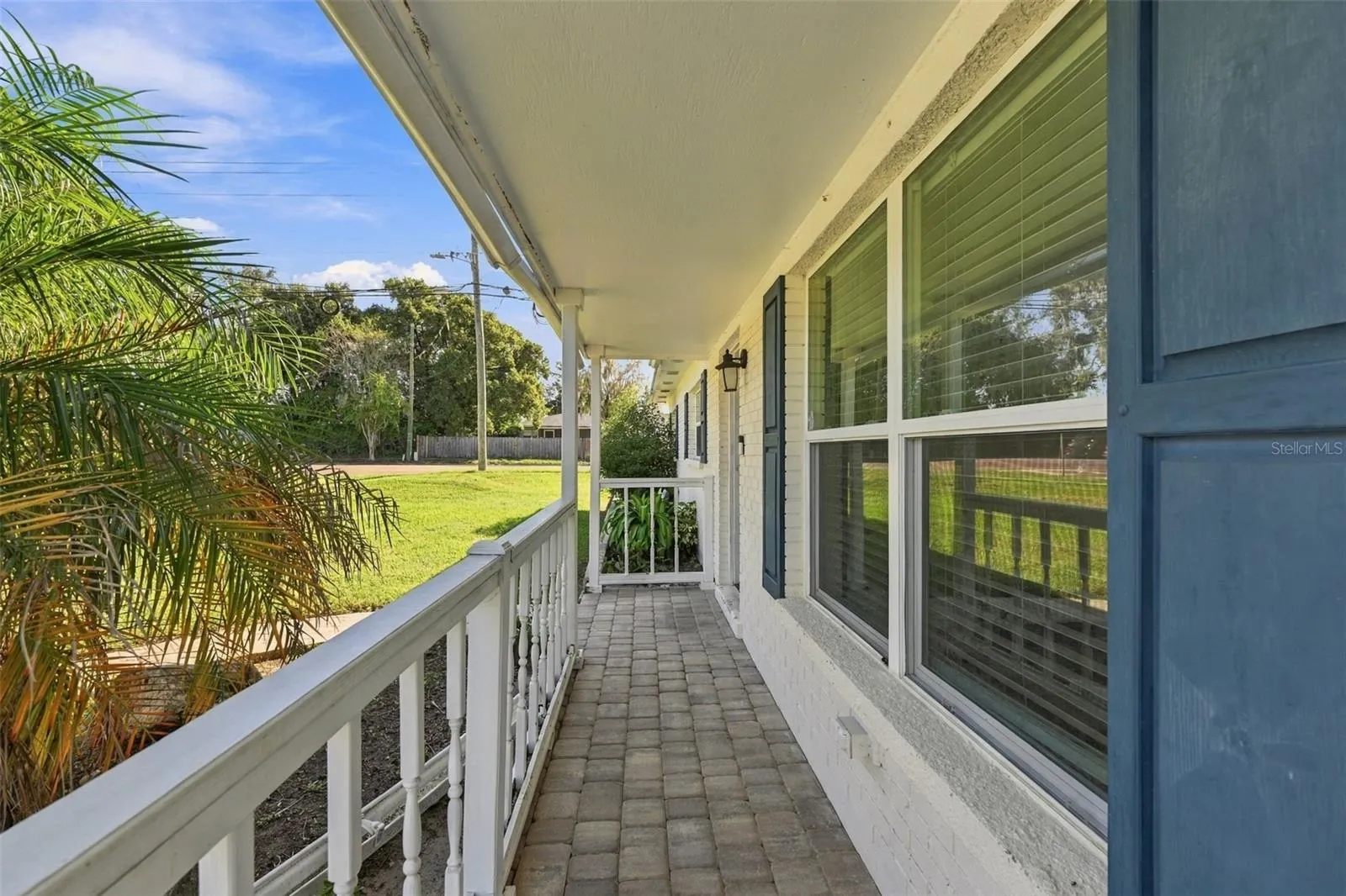702 CAMELLIA CT