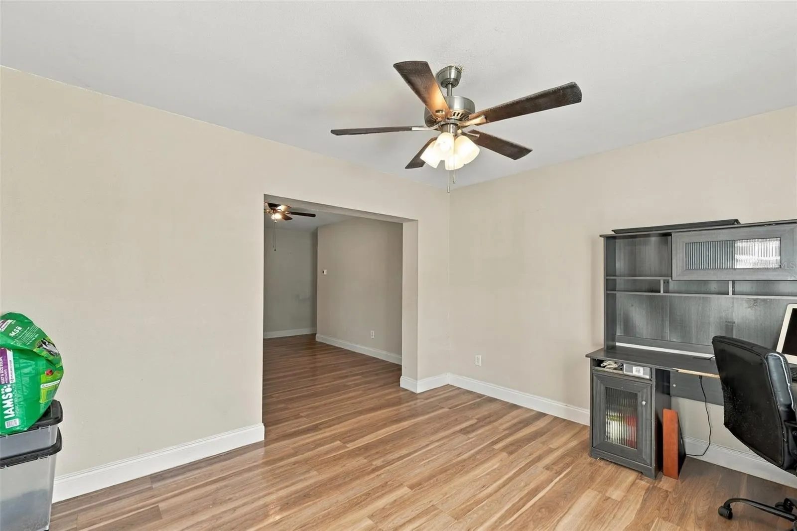 702 CAMELLIA CT