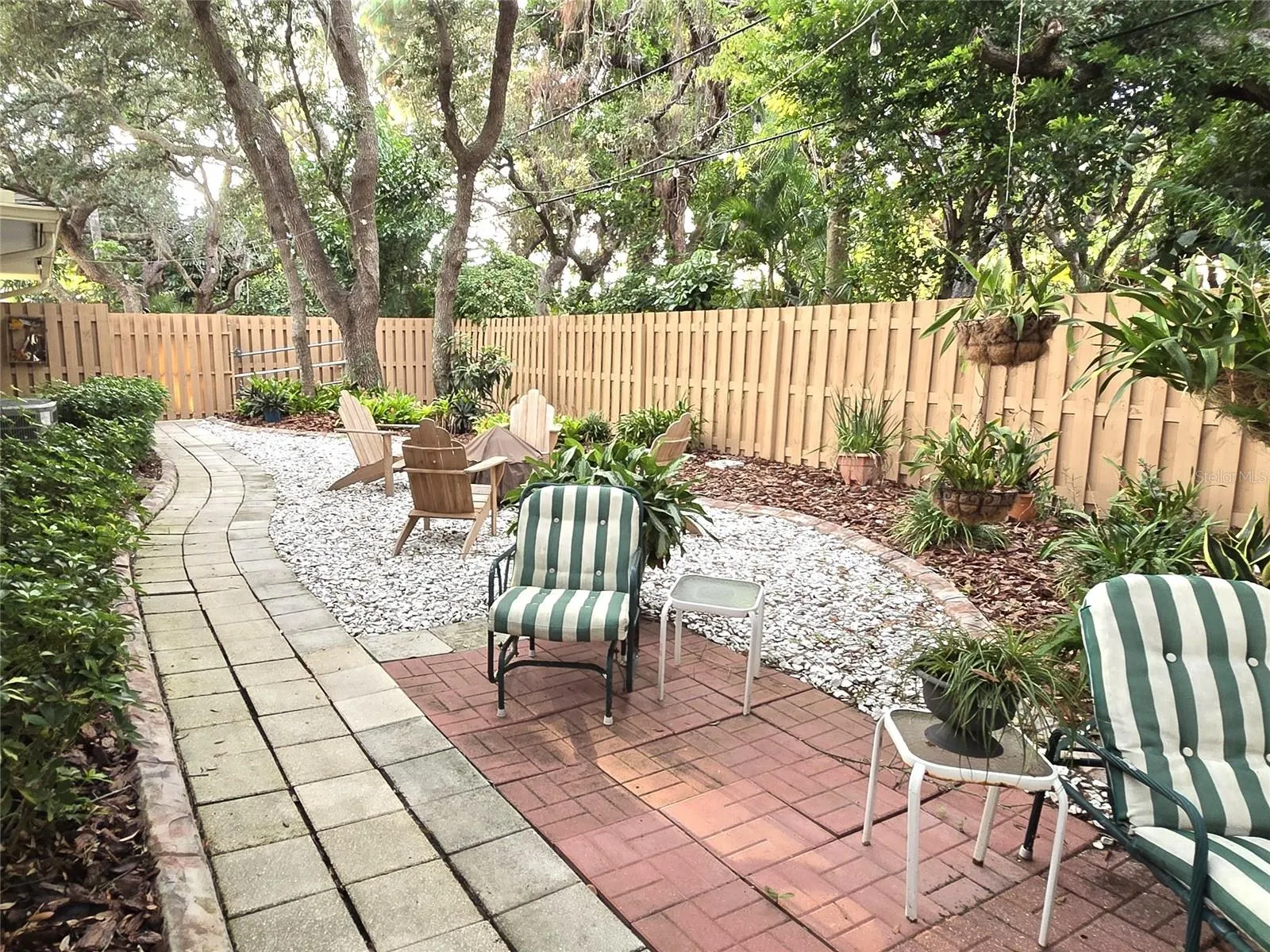 119 PARKSIDE COLONY DR