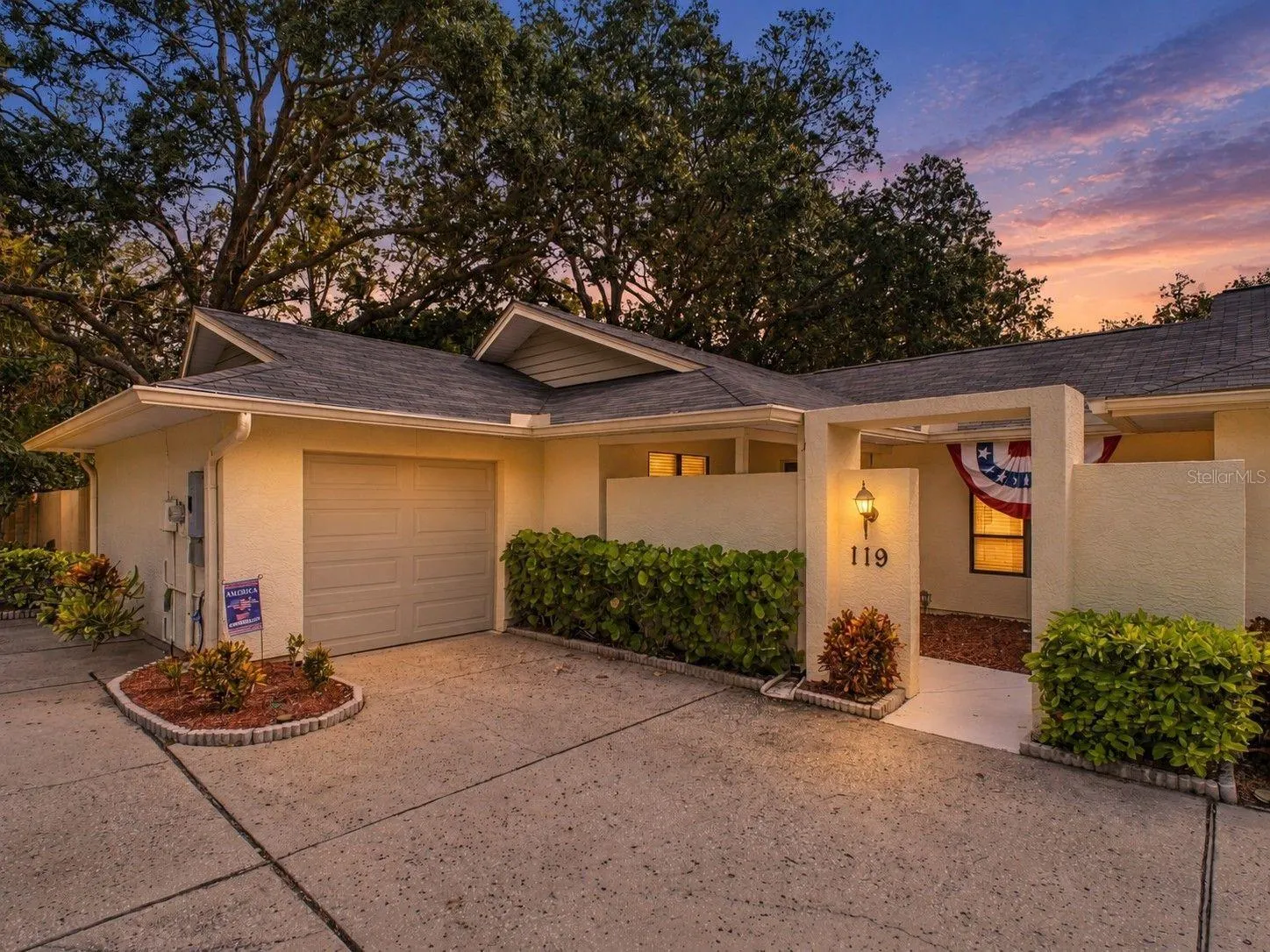119 PARKSIDE COLONY DR