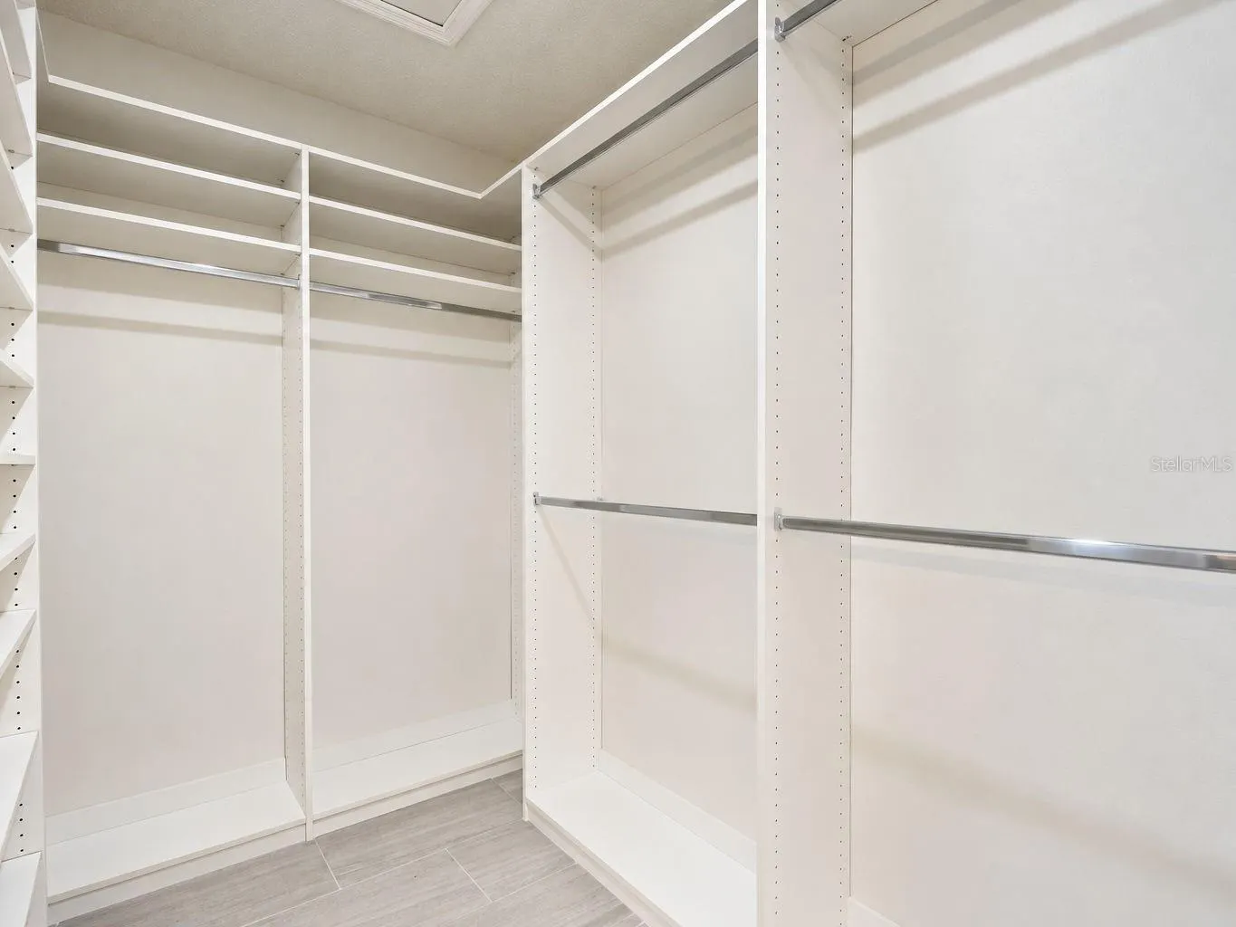 119 PARKSIDE COLONY DR