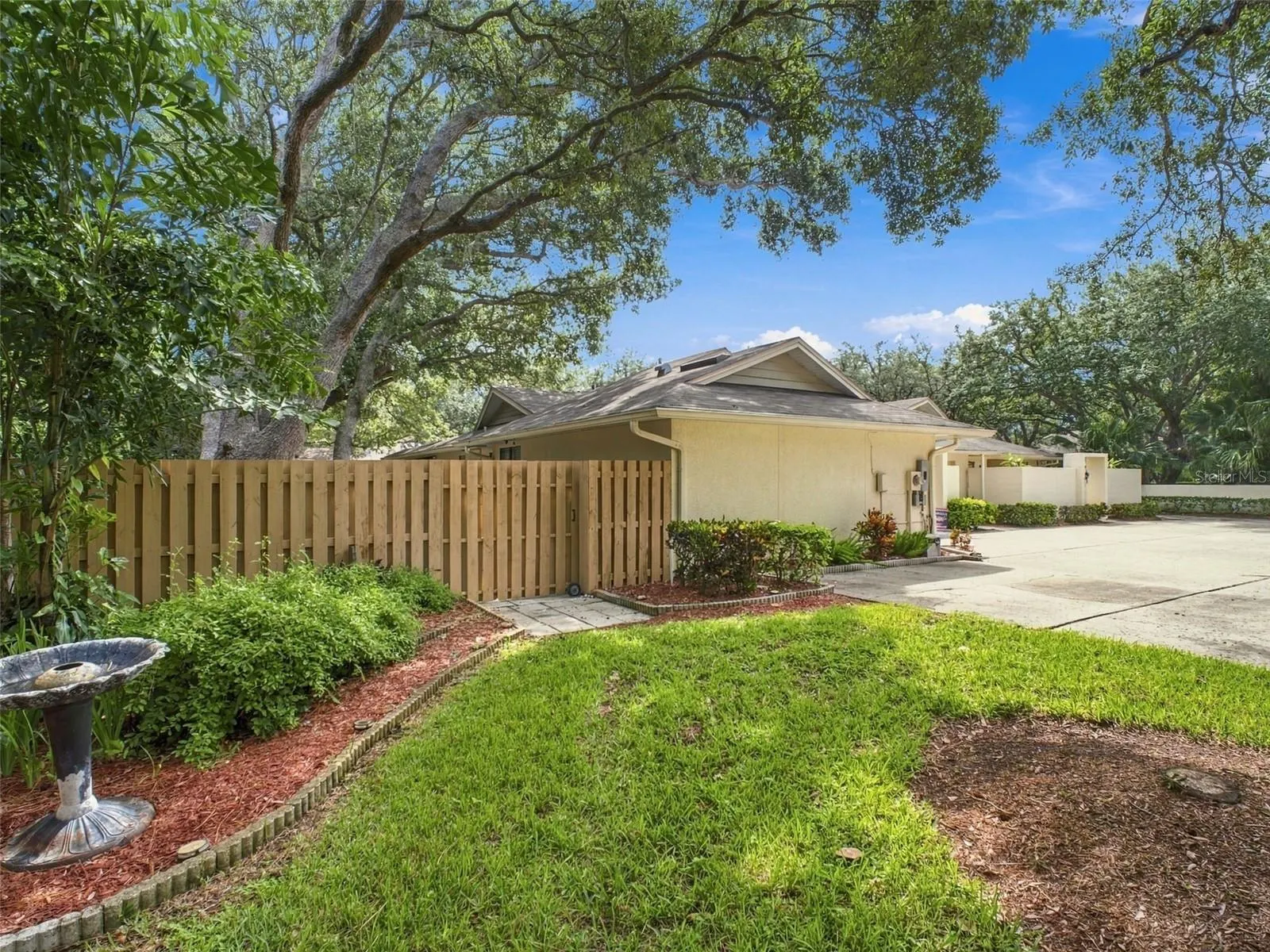 119 PARKSIDE COLONY DR