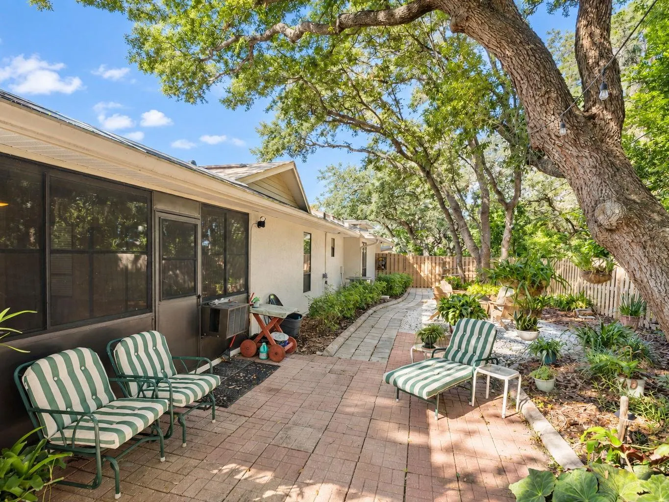 119 PARKSIDE COLONY DR