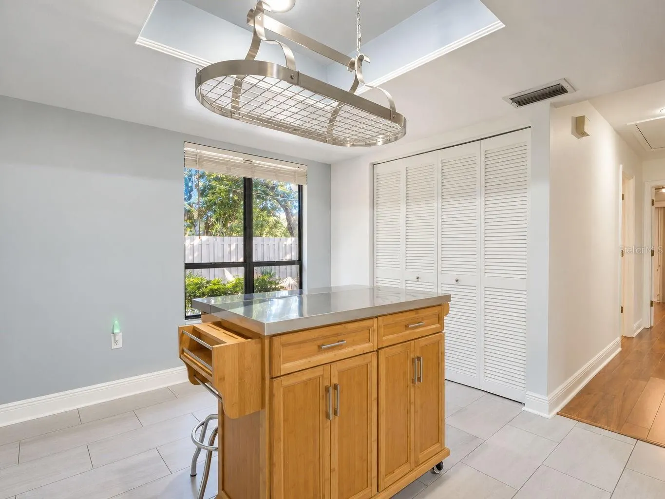 119 PARKSIDE COLONY DR