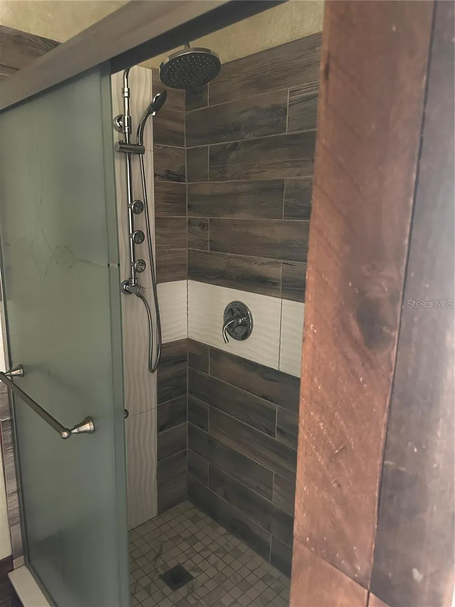 2310 25TH AVE W