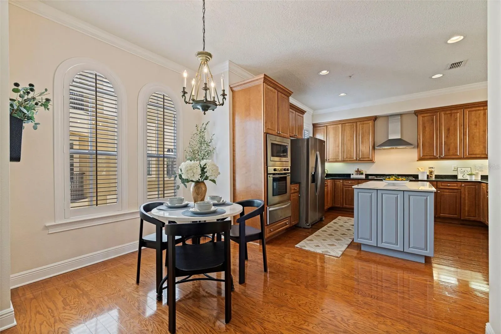 114 E DAVIS BLVD #4 #4