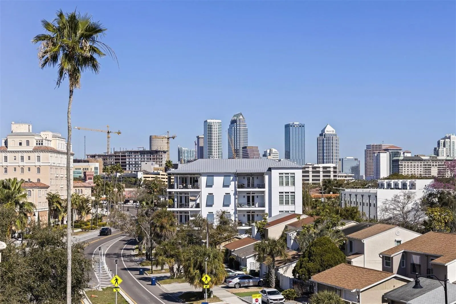114 E DAVIS BLVD #4 #4