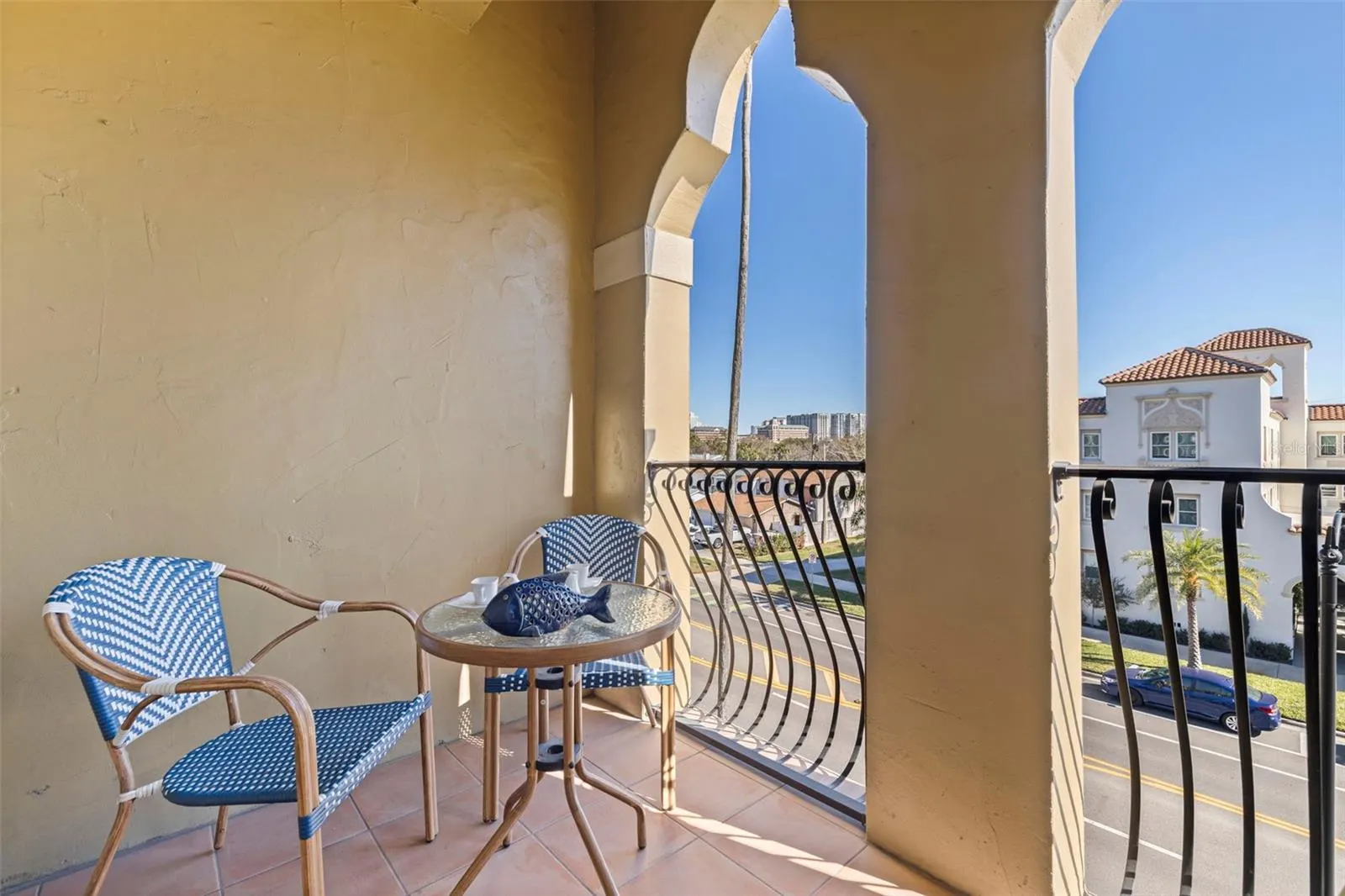 114 E DAVIS BLVD #4 #4