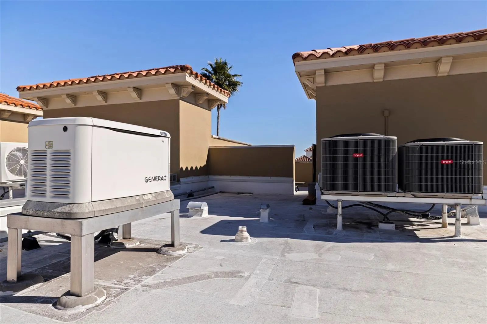 114 E DAVIS BLVD #4 #4