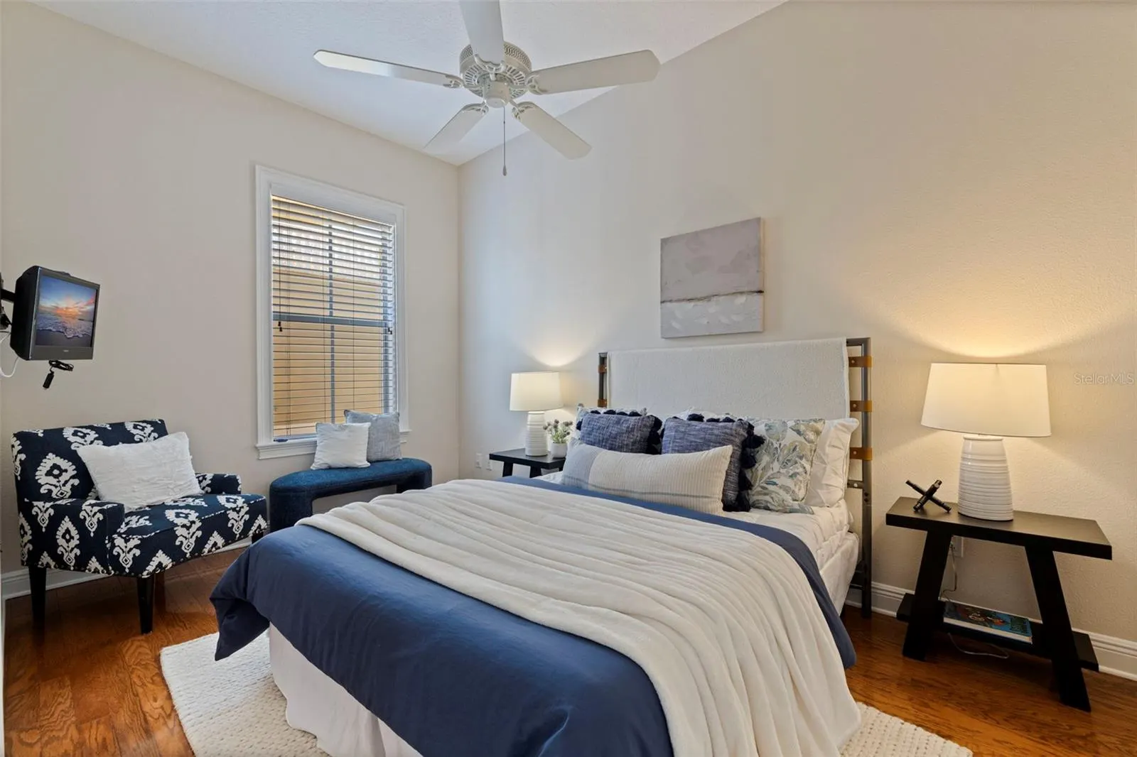 114 E DAVIS BLVD #4 #4