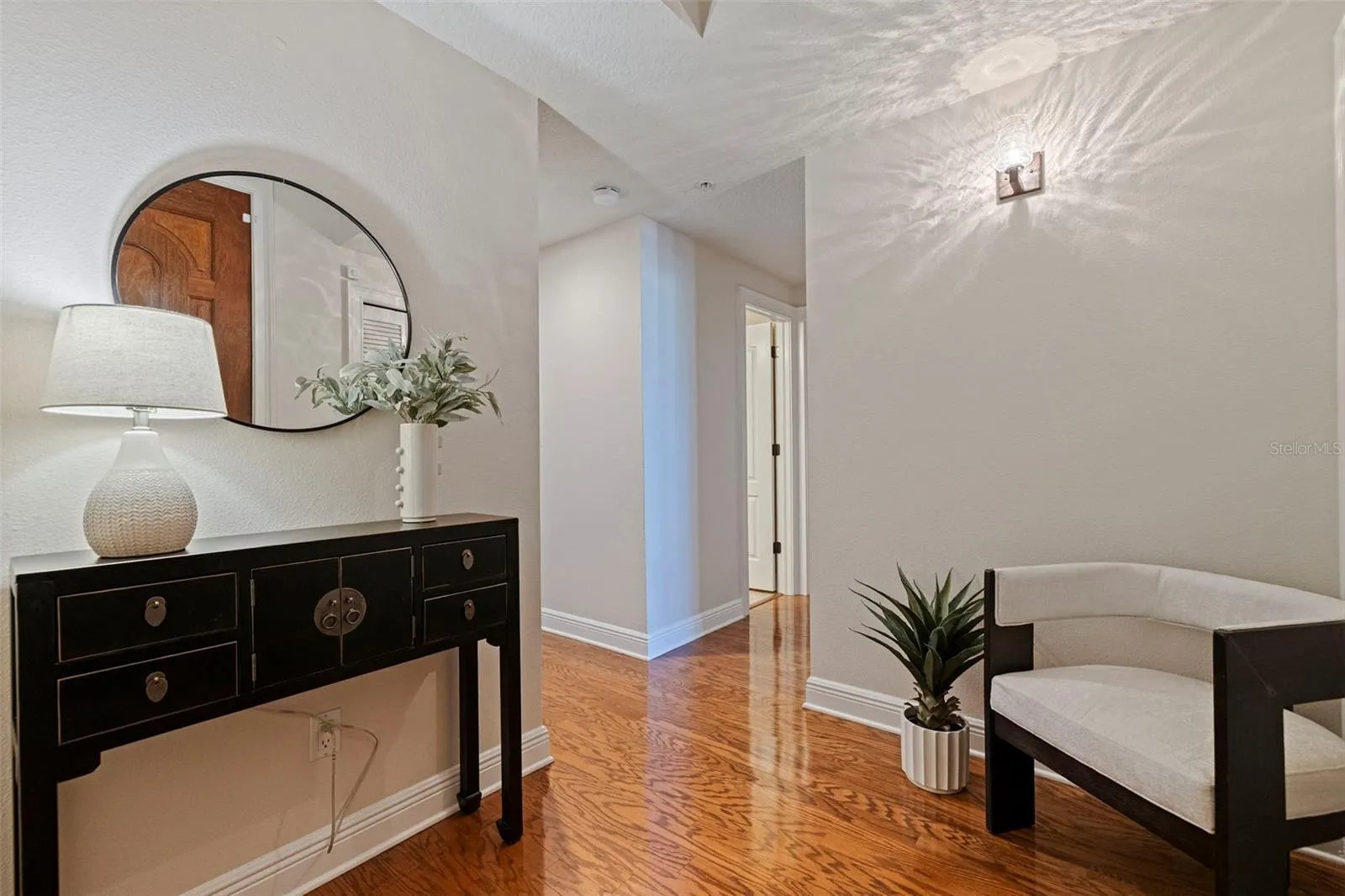 114 E DAVIS BLVD #4 #4