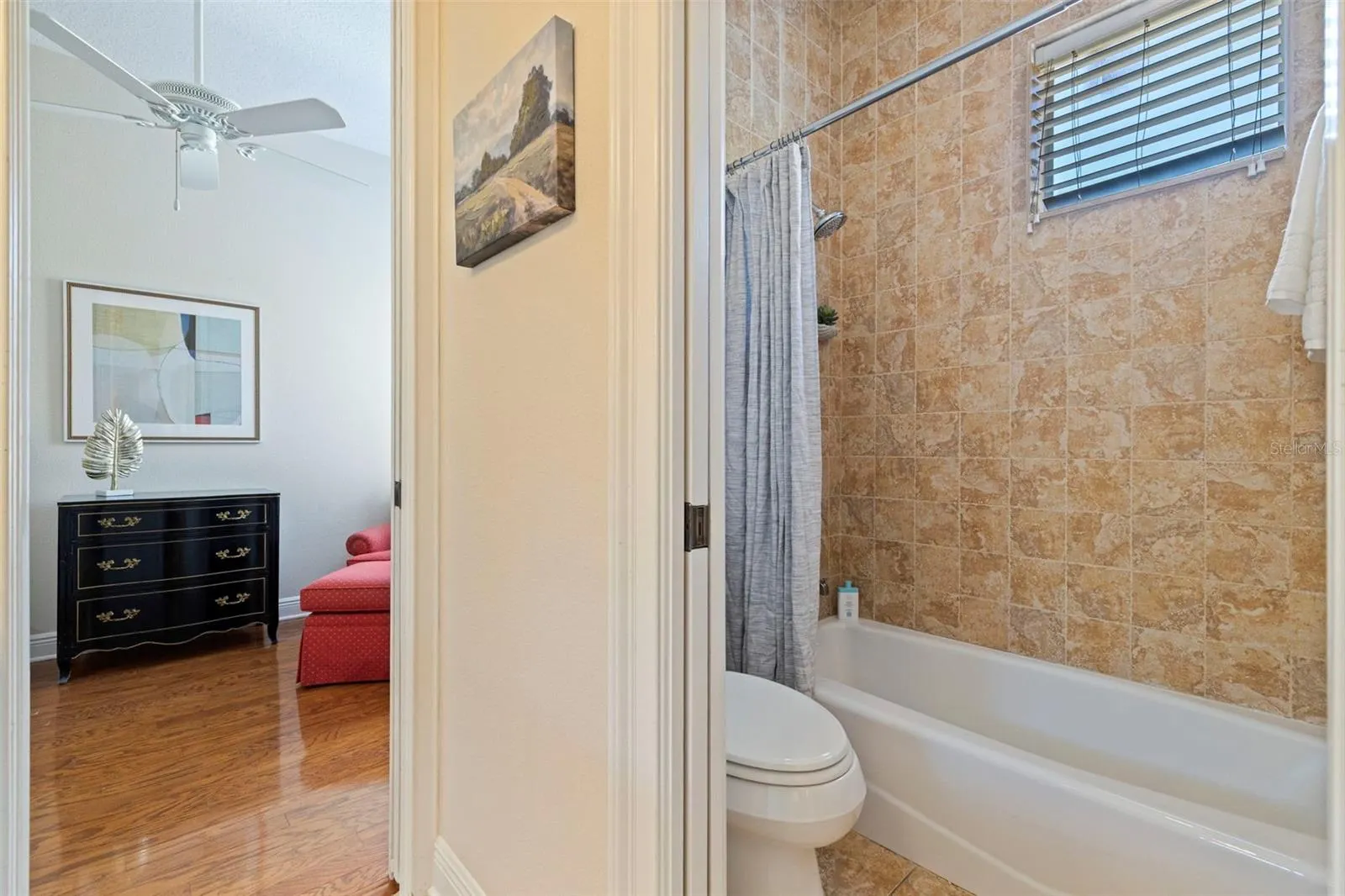 114 E DAVIS BLVD #4 #4