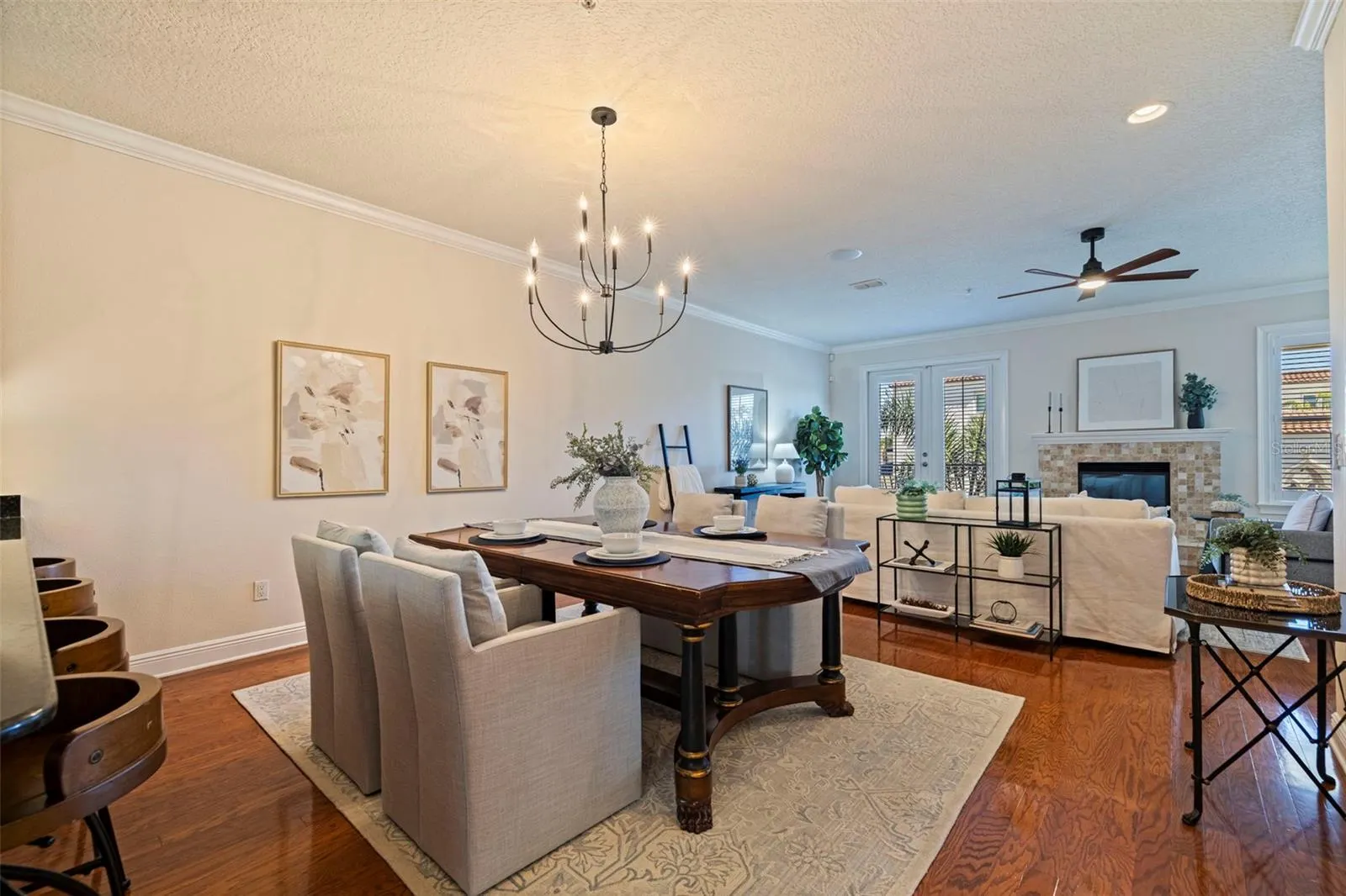 114 E DAVIS BLVD #4 #4