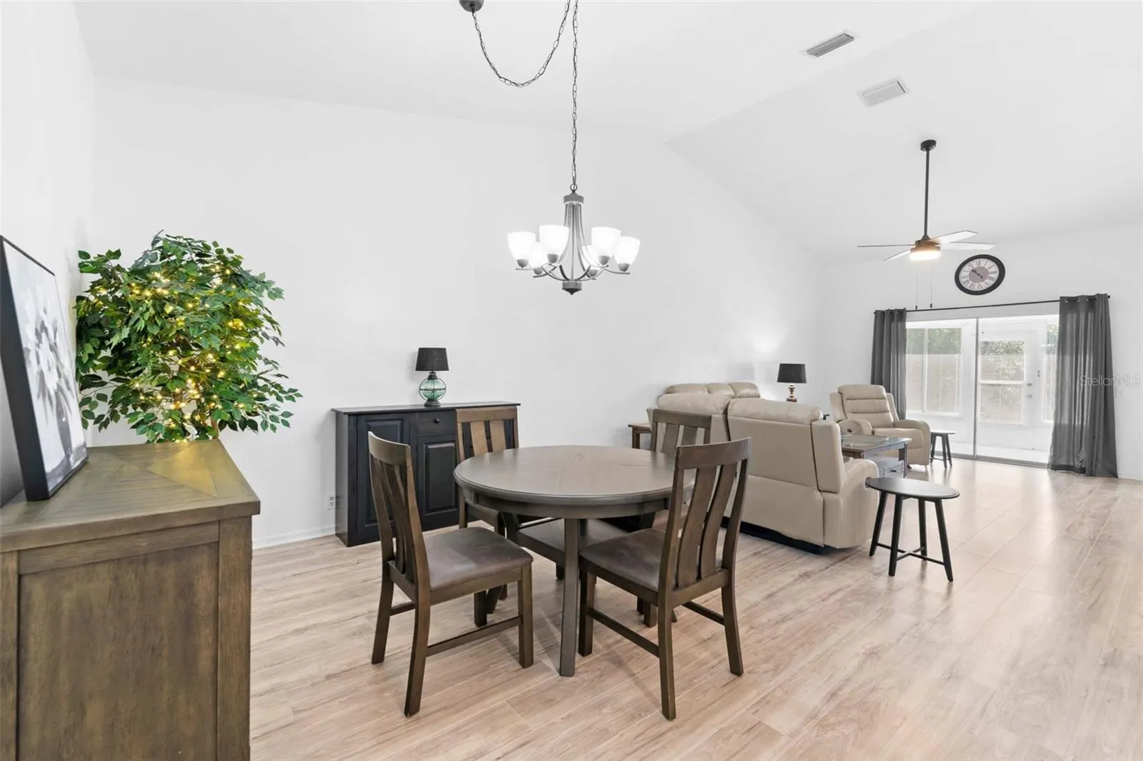 3571 N TIMOTHY TER