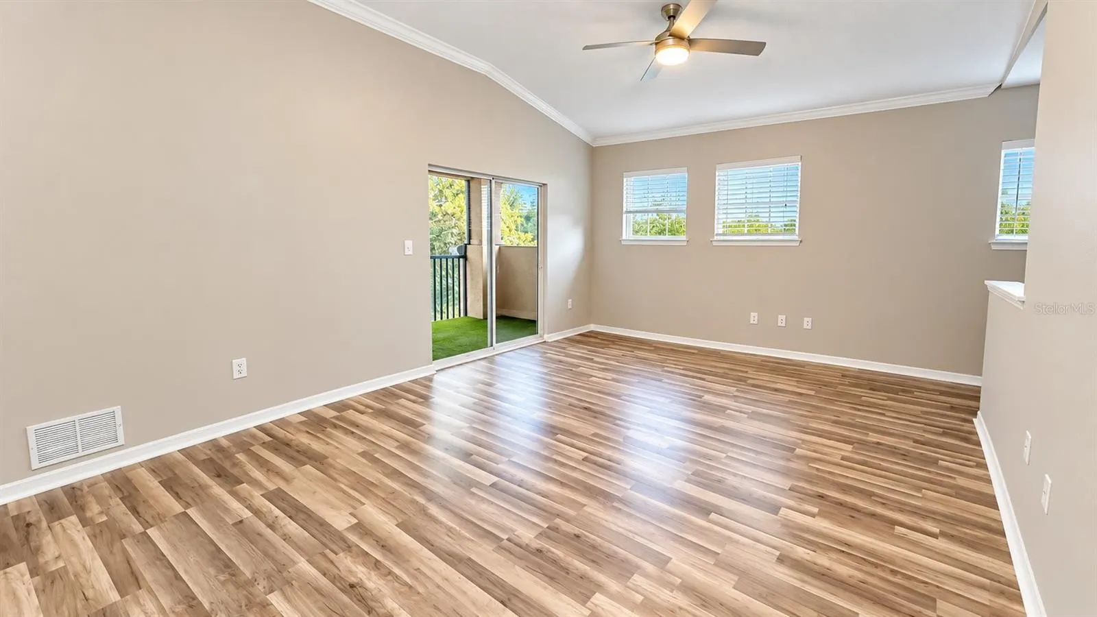 10209 COURTNEY PALMS BLVD #301 #301
