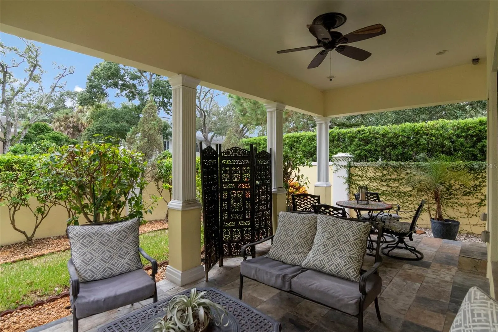 1231 S ROXMERE RD
