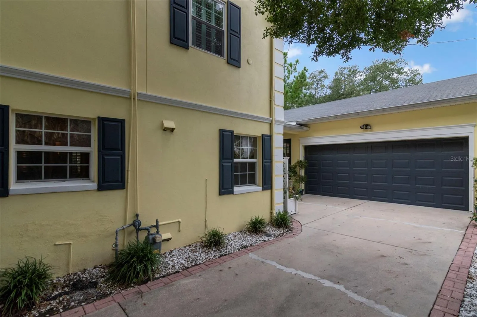 1231 S ROXMERE RD