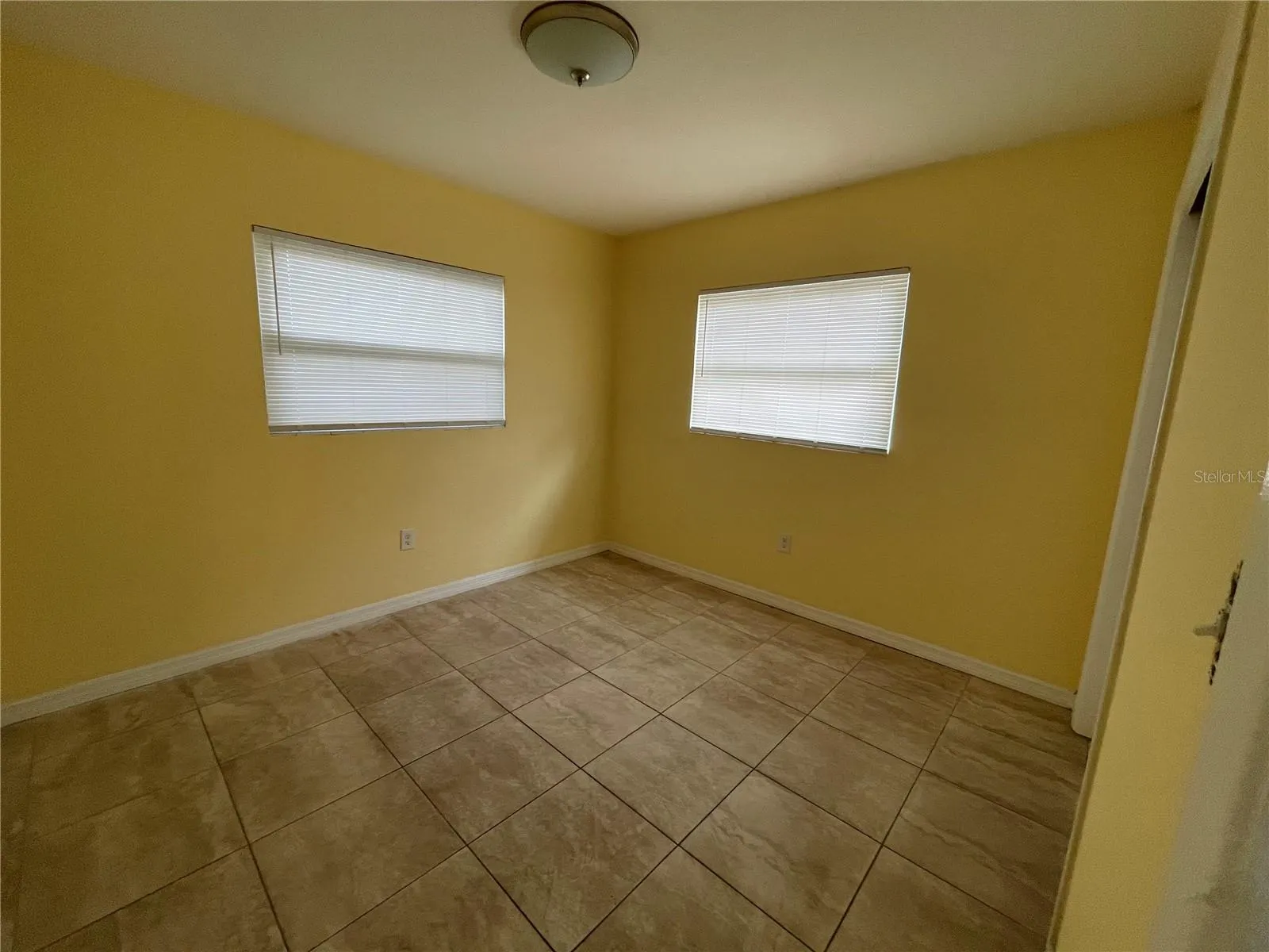 319 N JUPITER AVE