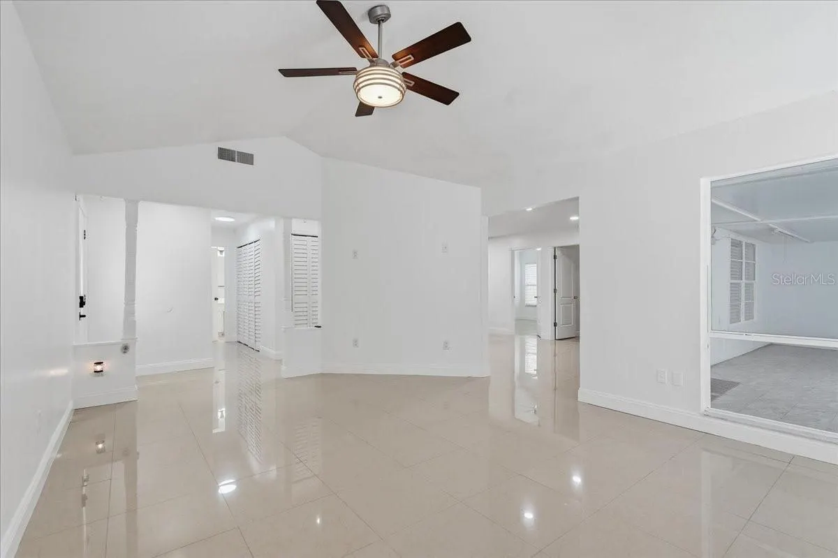 7047 SILVERMILL DR