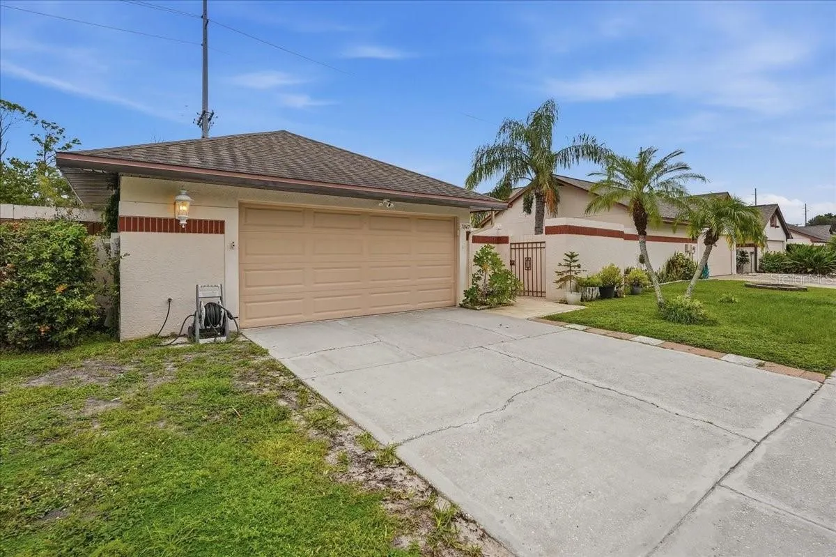 7047 SILVERMILL DR