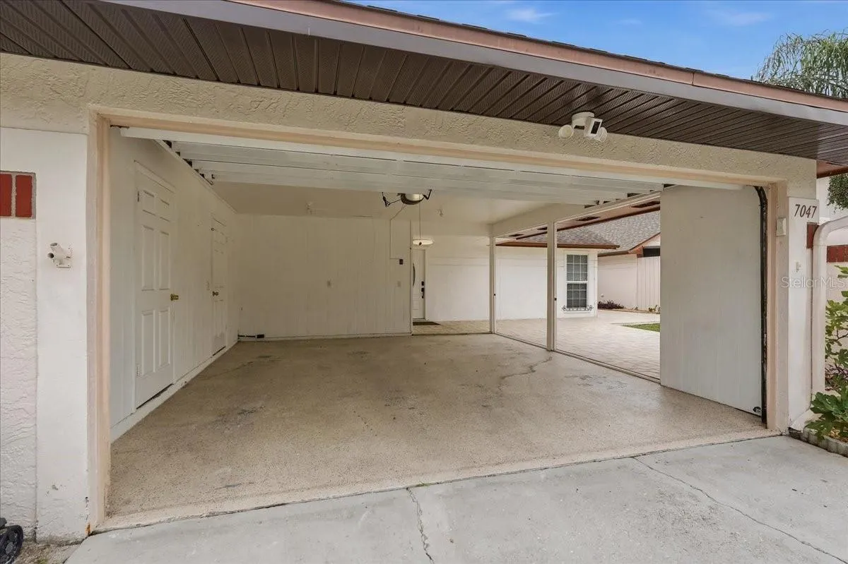 7047 SILVERMILL DR