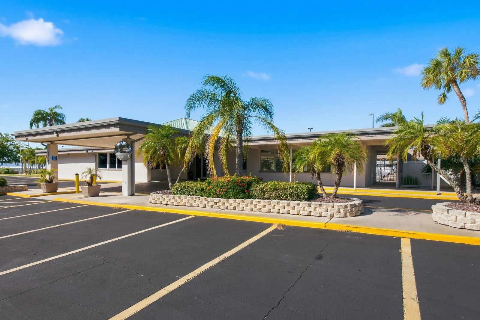 203 SEAGULL DR