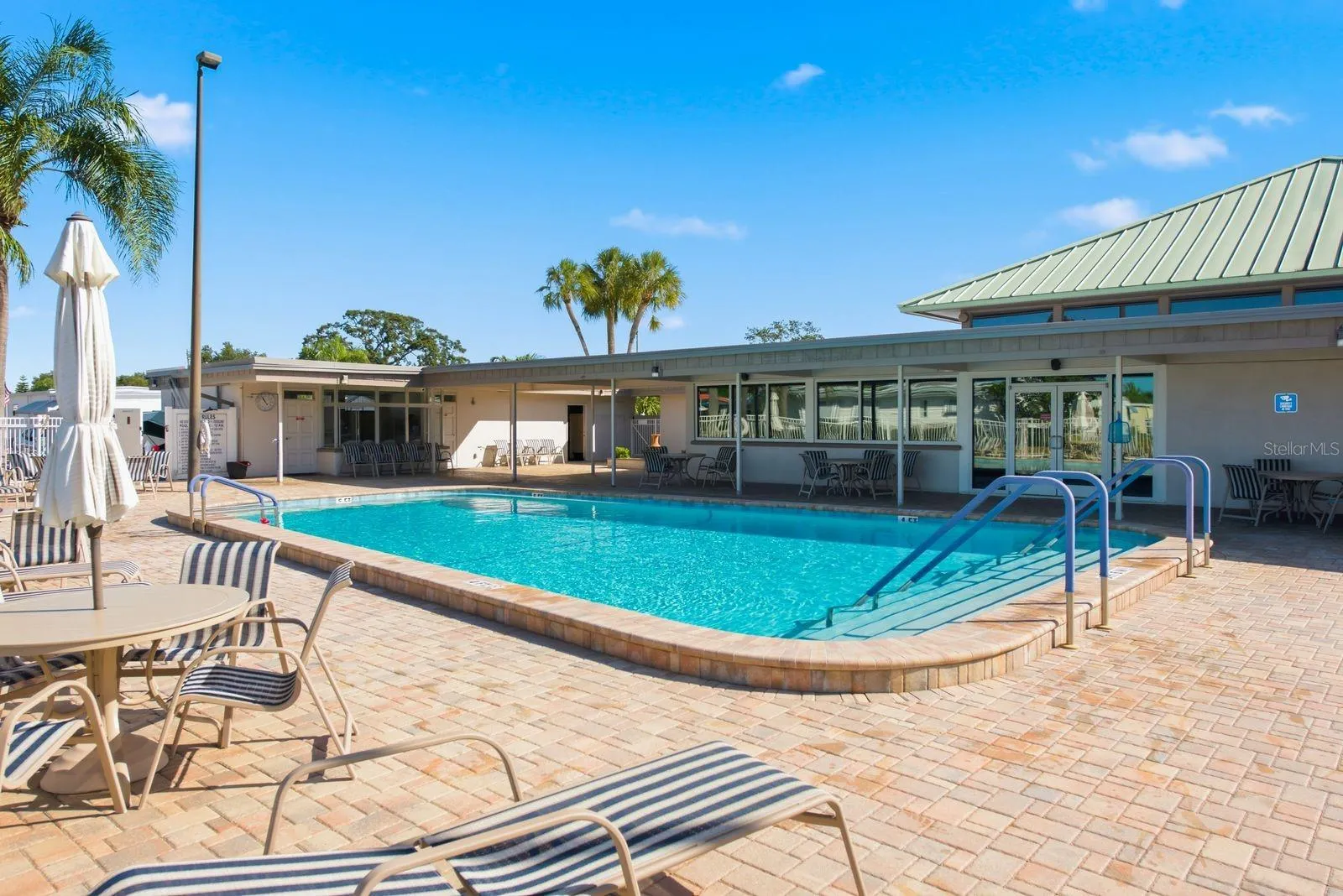 203 SEAGULL DR