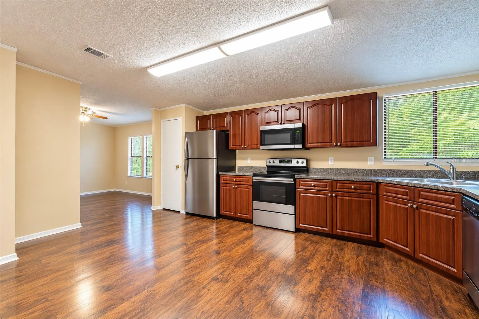 1215 E 149TH AVE