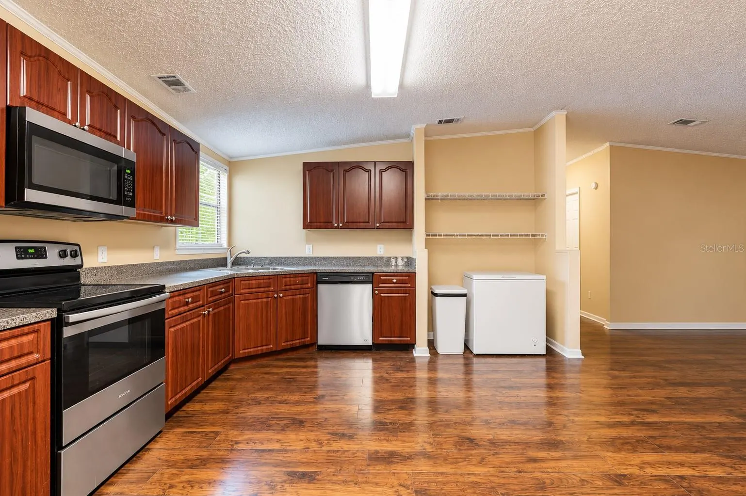 1215 E 149TH AVE