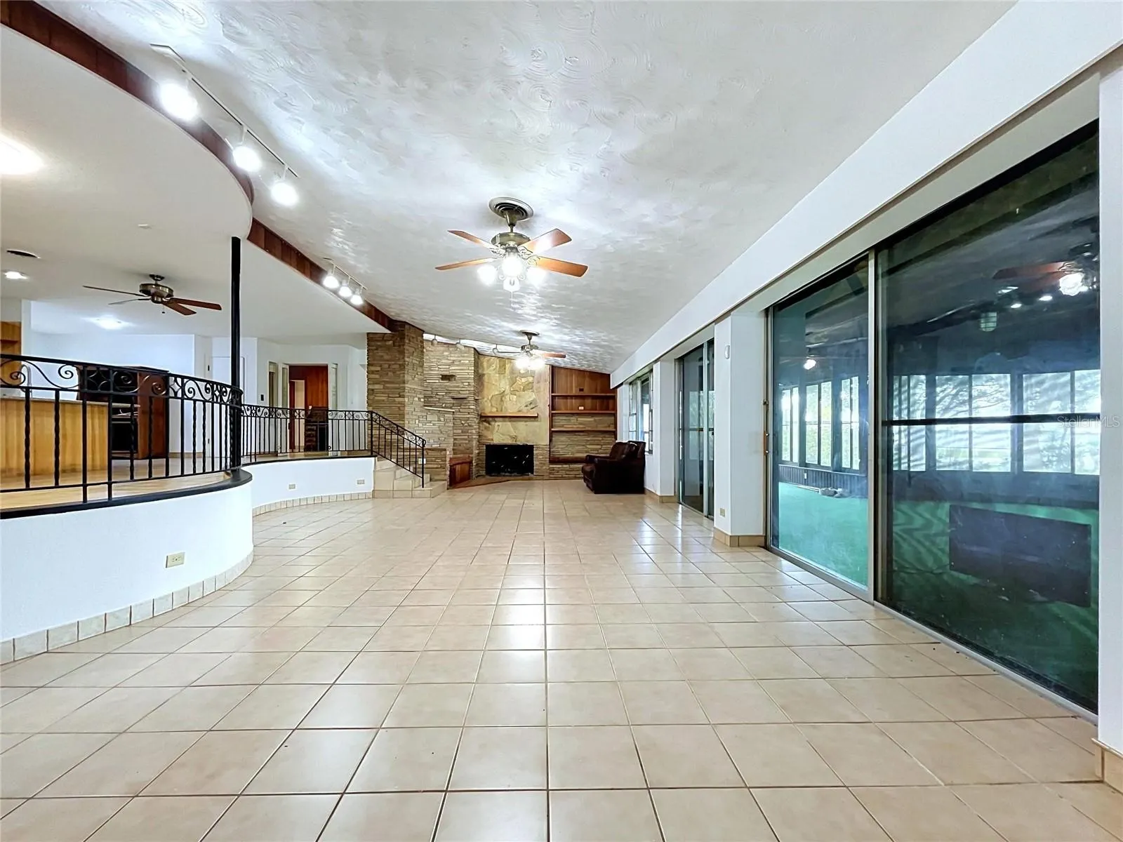 1348 EDGEWATER BEACH DR