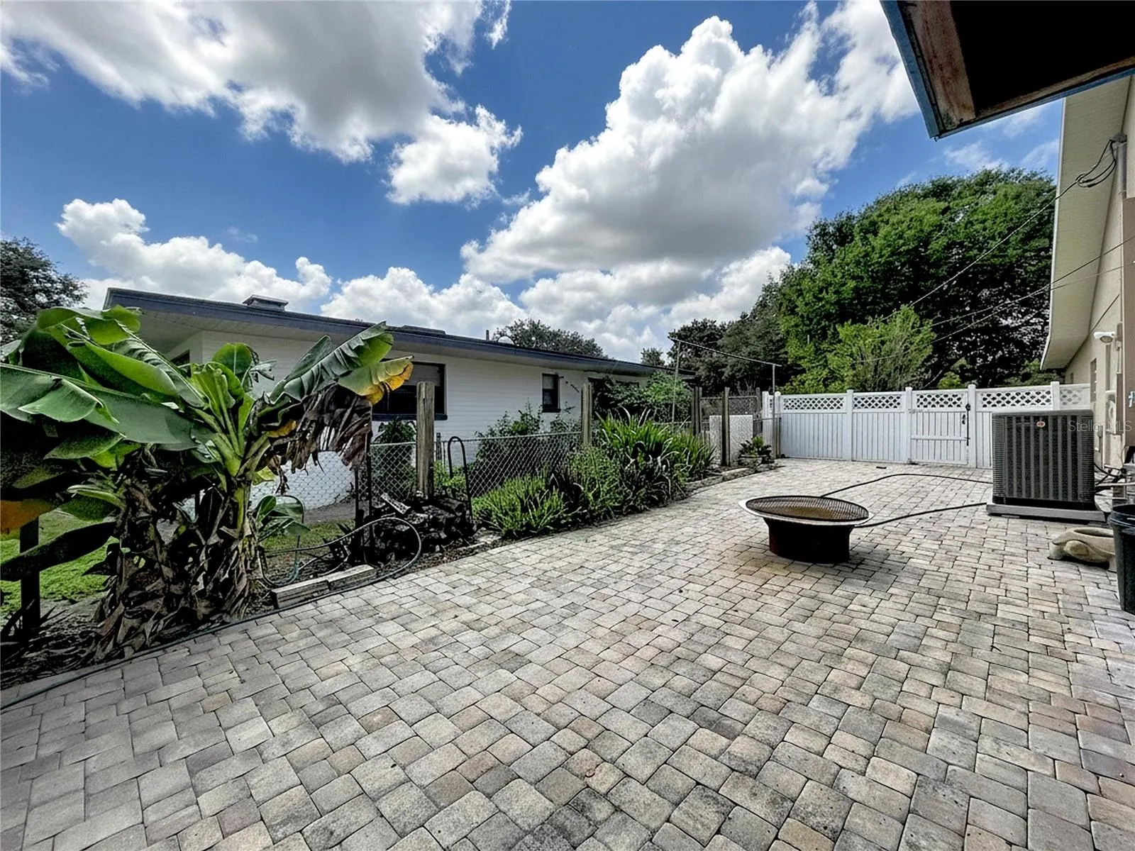 1348 EDGEWATER BEACH DR