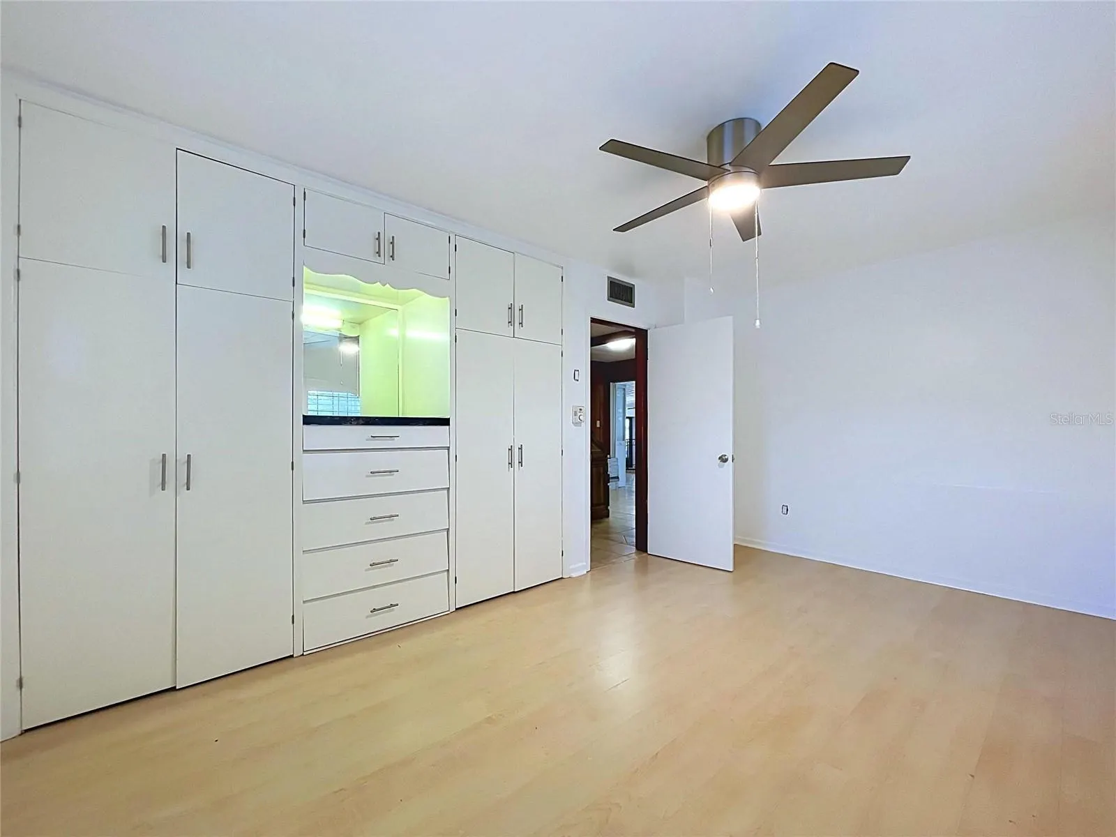 1348 EDGEWATER BEACH DR