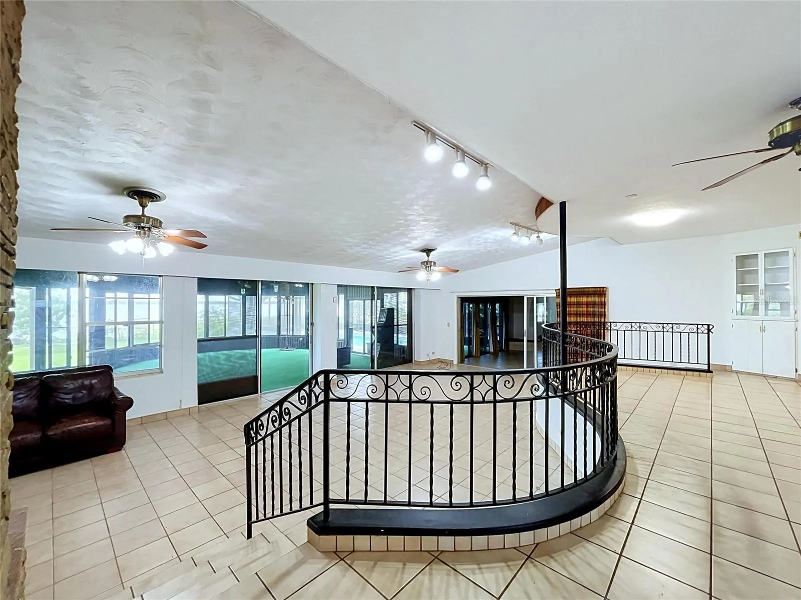 1348 EDGEWATER BEACH DR