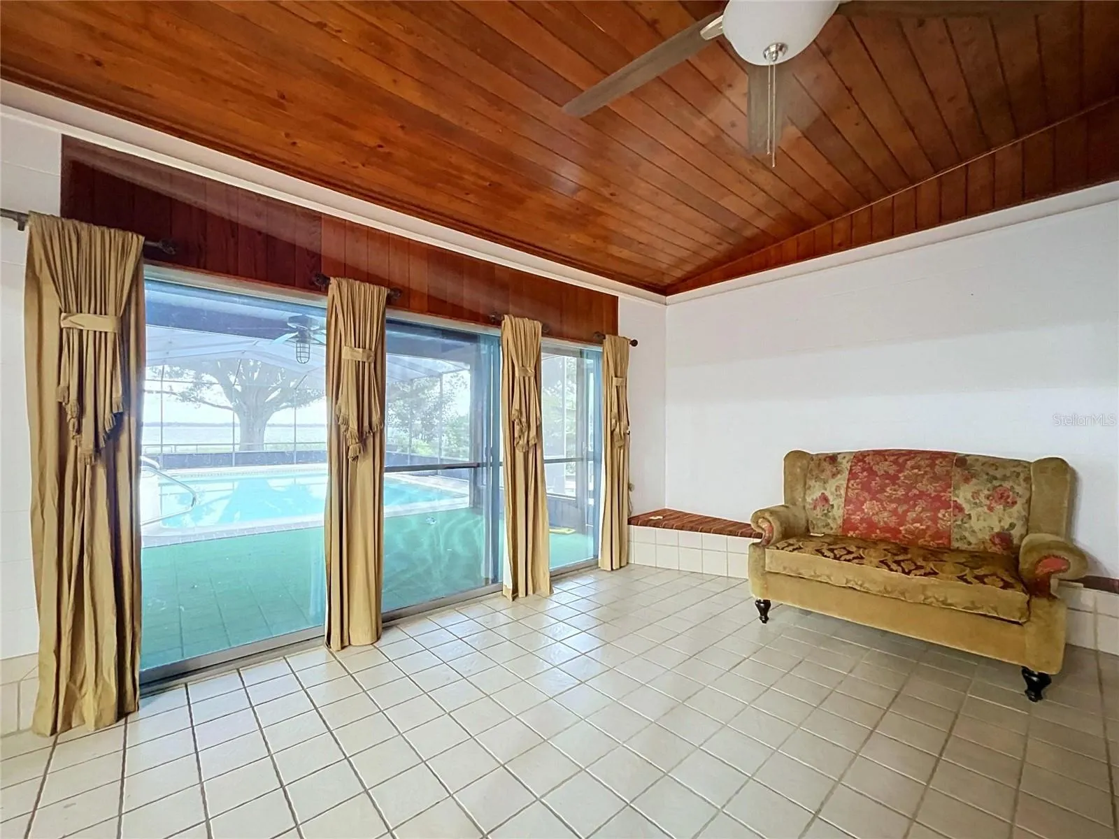 1348 EDGEWATER BEACH DR